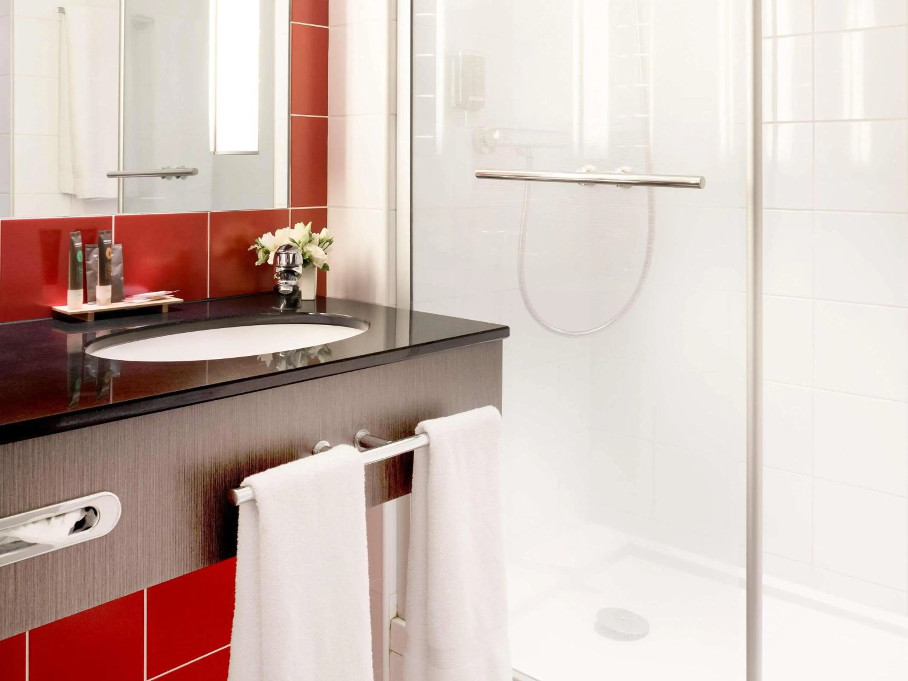 Bedroom in Novotel Paris Roissy CDG Convention