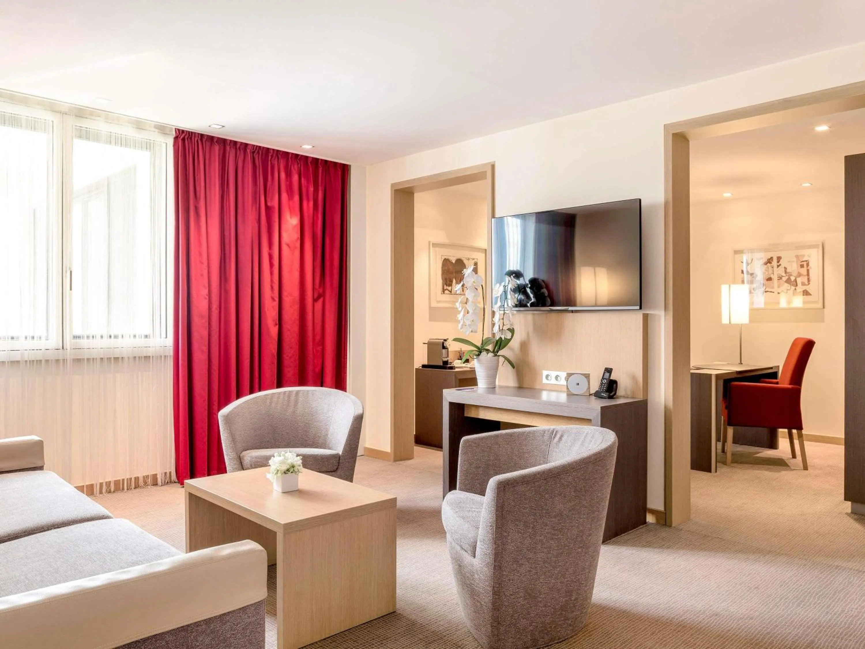 Bedroom in Novotel Paris Roissy CDG Convention