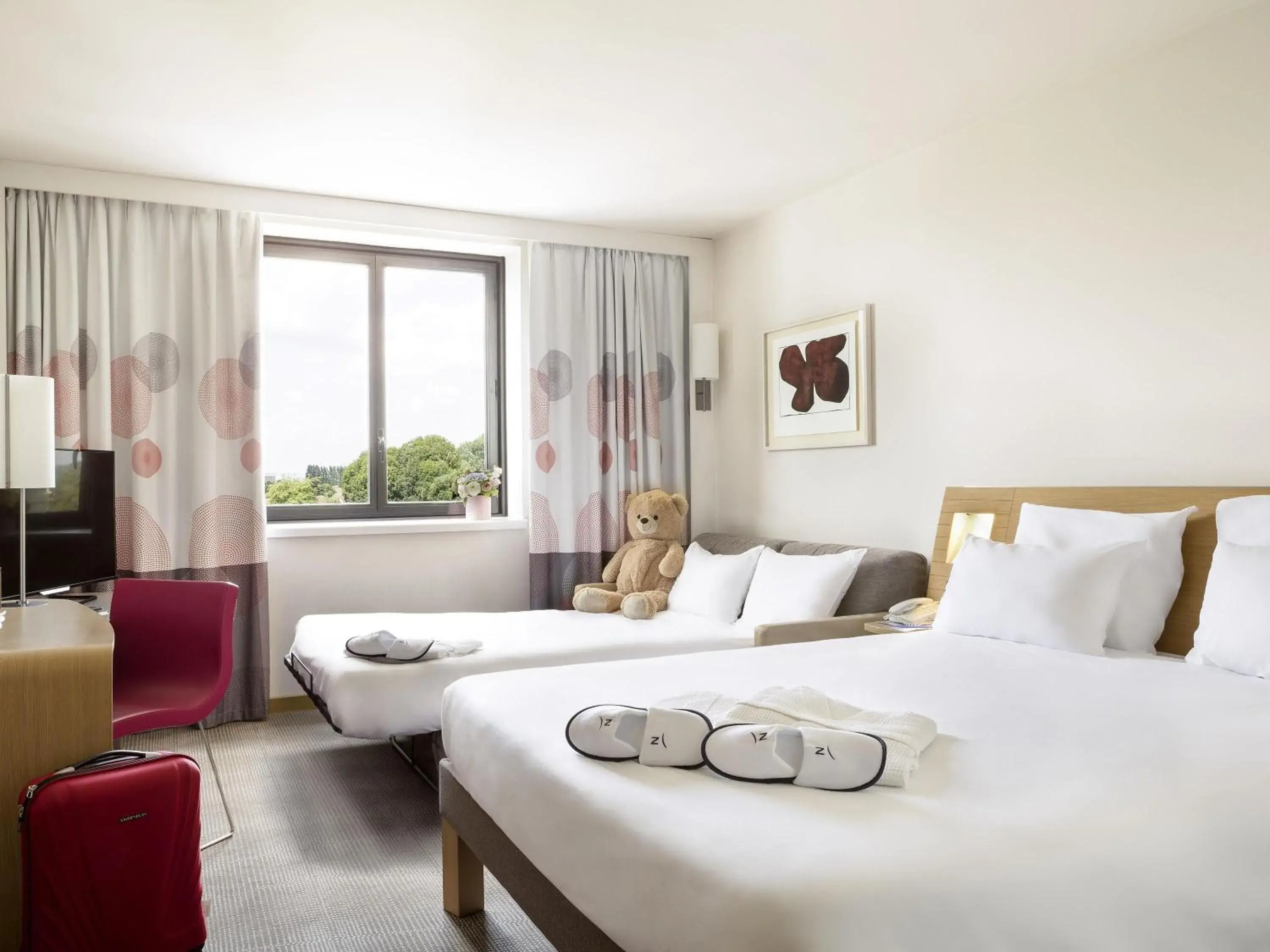 Superior Queen Room with Sofa Bed in Novotel Paris Roissy CDG Convention Superior Queen Room with Sofa Bed in Novotel Paris Roissy CDG Convention