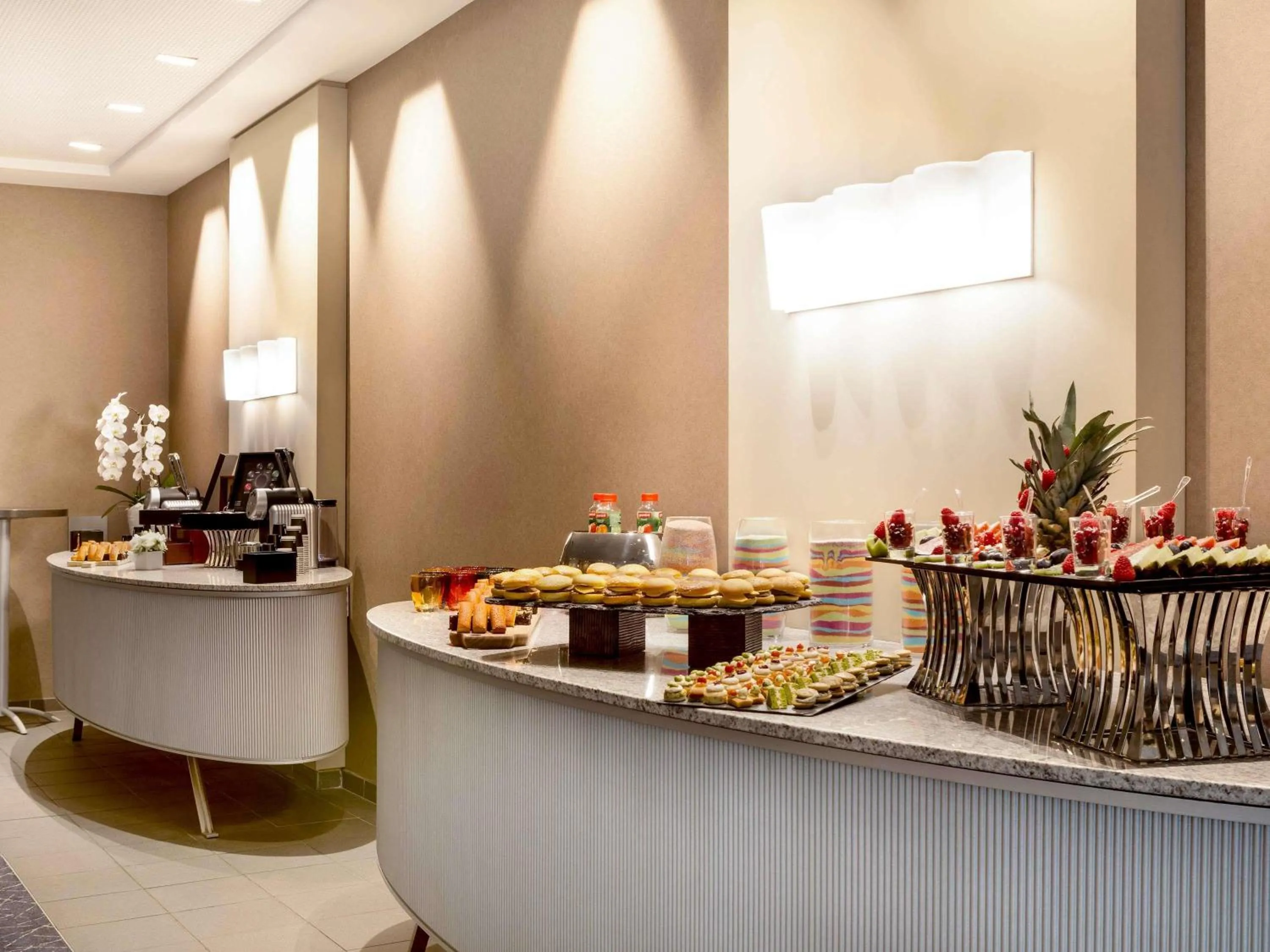 Meeting/conference room in Novotel Paris Roissy CDG Convention