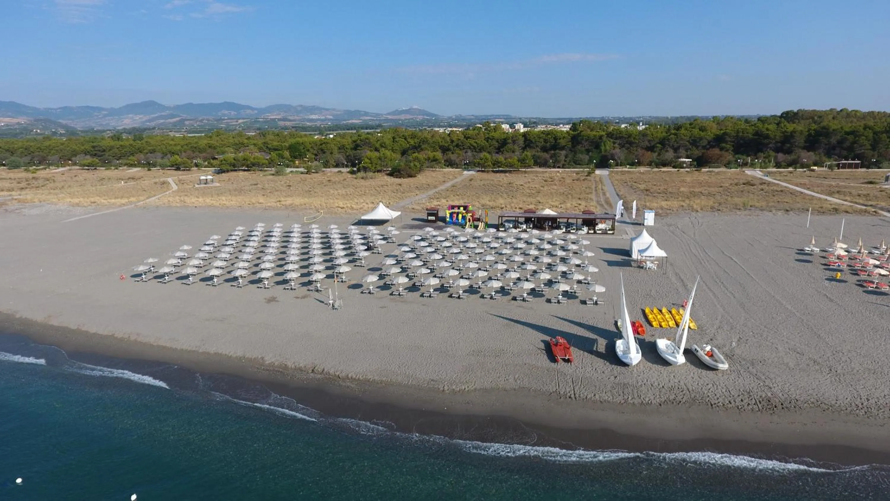 Beach in Sira Resort