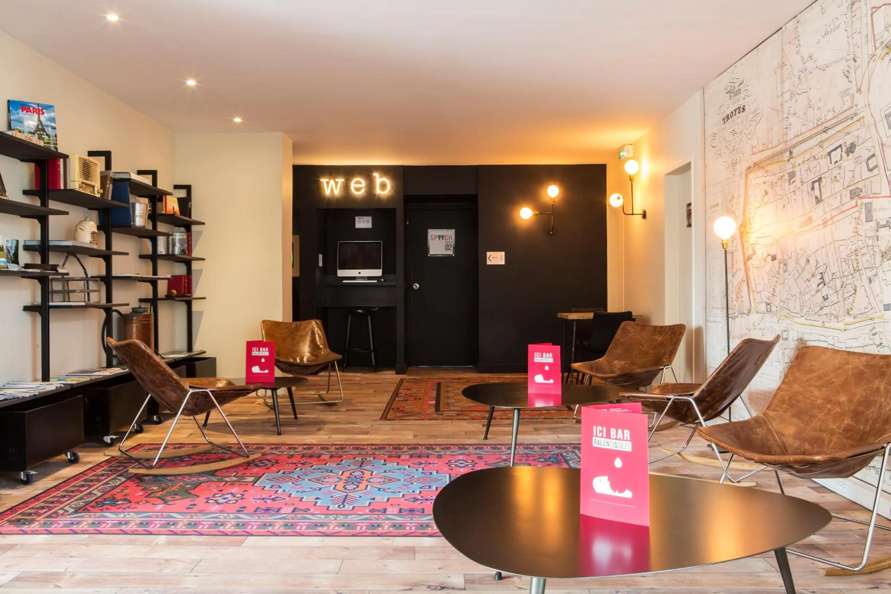 TV and multimedia in Campanile Troyes Nord - Barberey