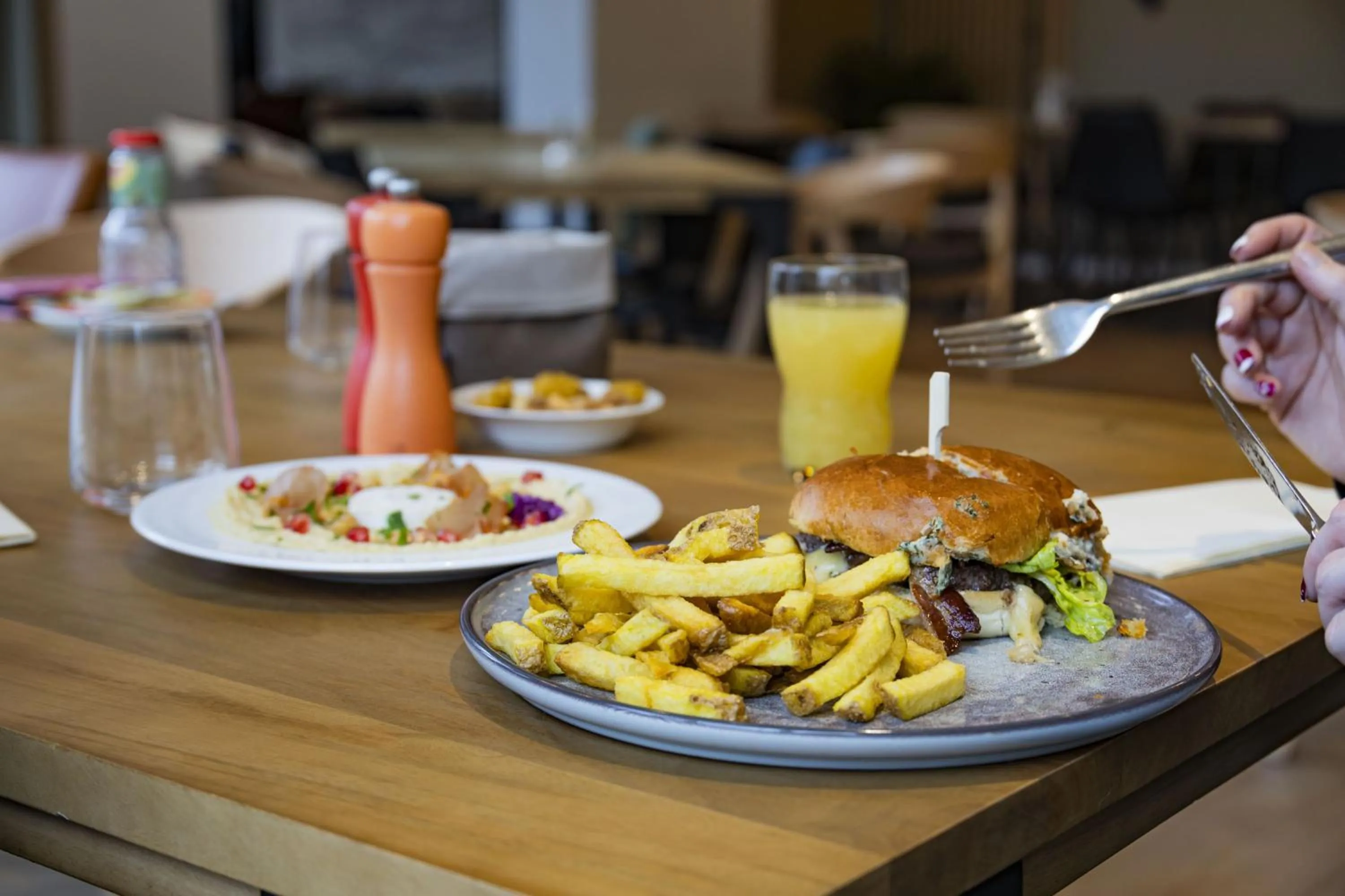 Restaurant/places to eat in Campanile Troyes Nord - Barberey