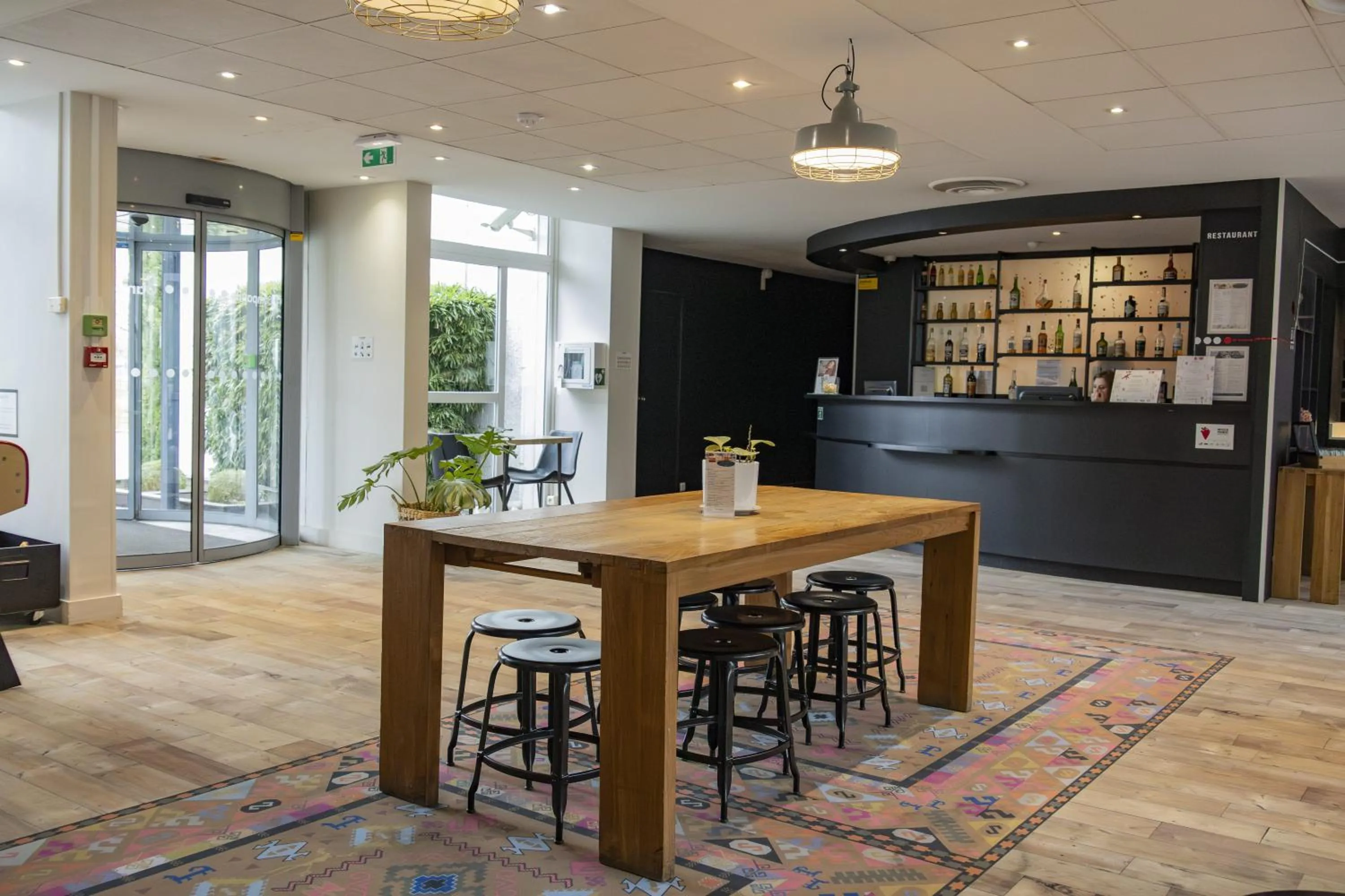 Lobby or reception in Campanile Troyes Nord - Barberey