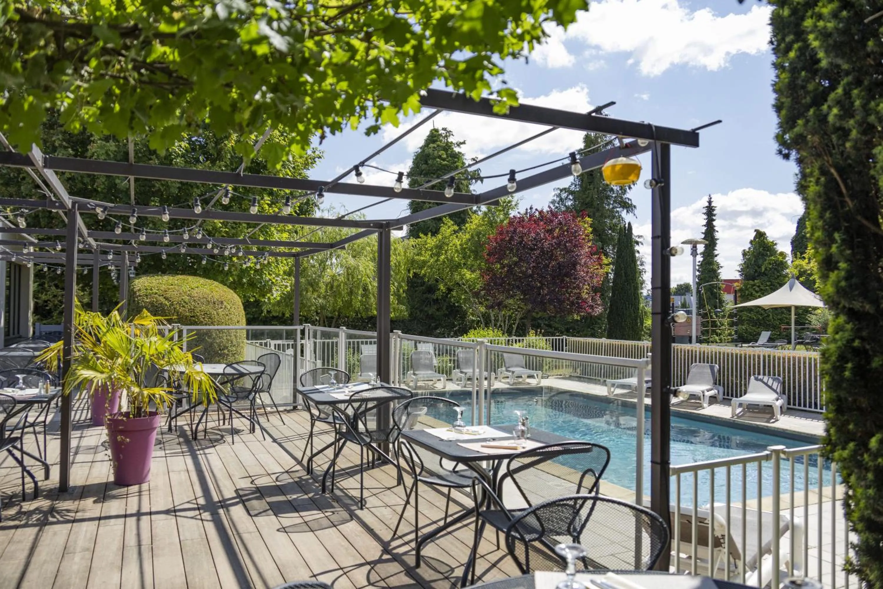 Patio in Campanile Troyes Nord - Barberey