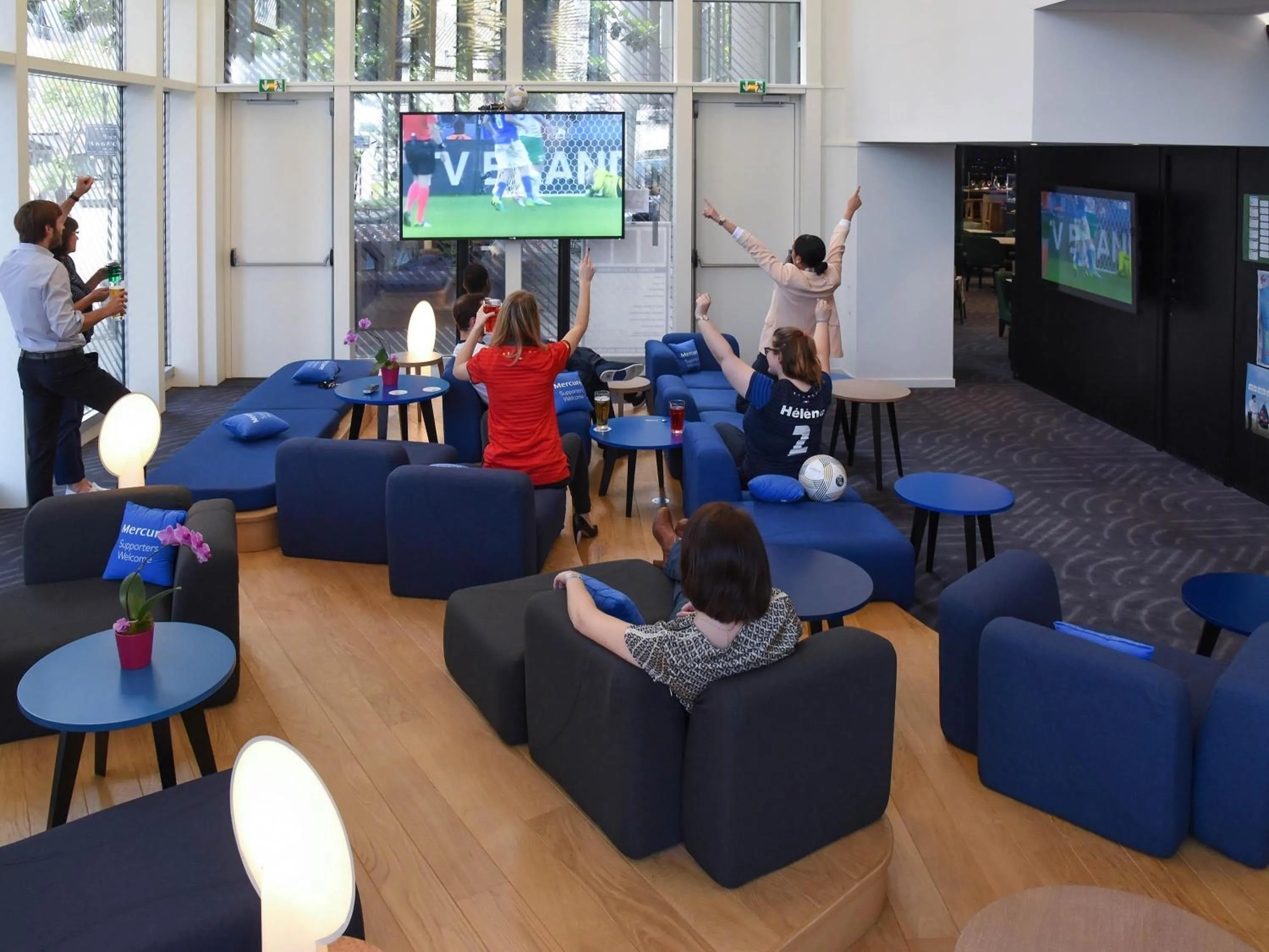 Lounge or bar in Mercure Paris Boulogne