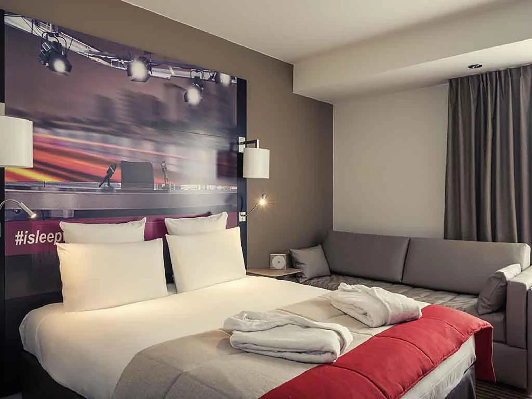 Bedroom, Bed in Mercure Paris Boulogne