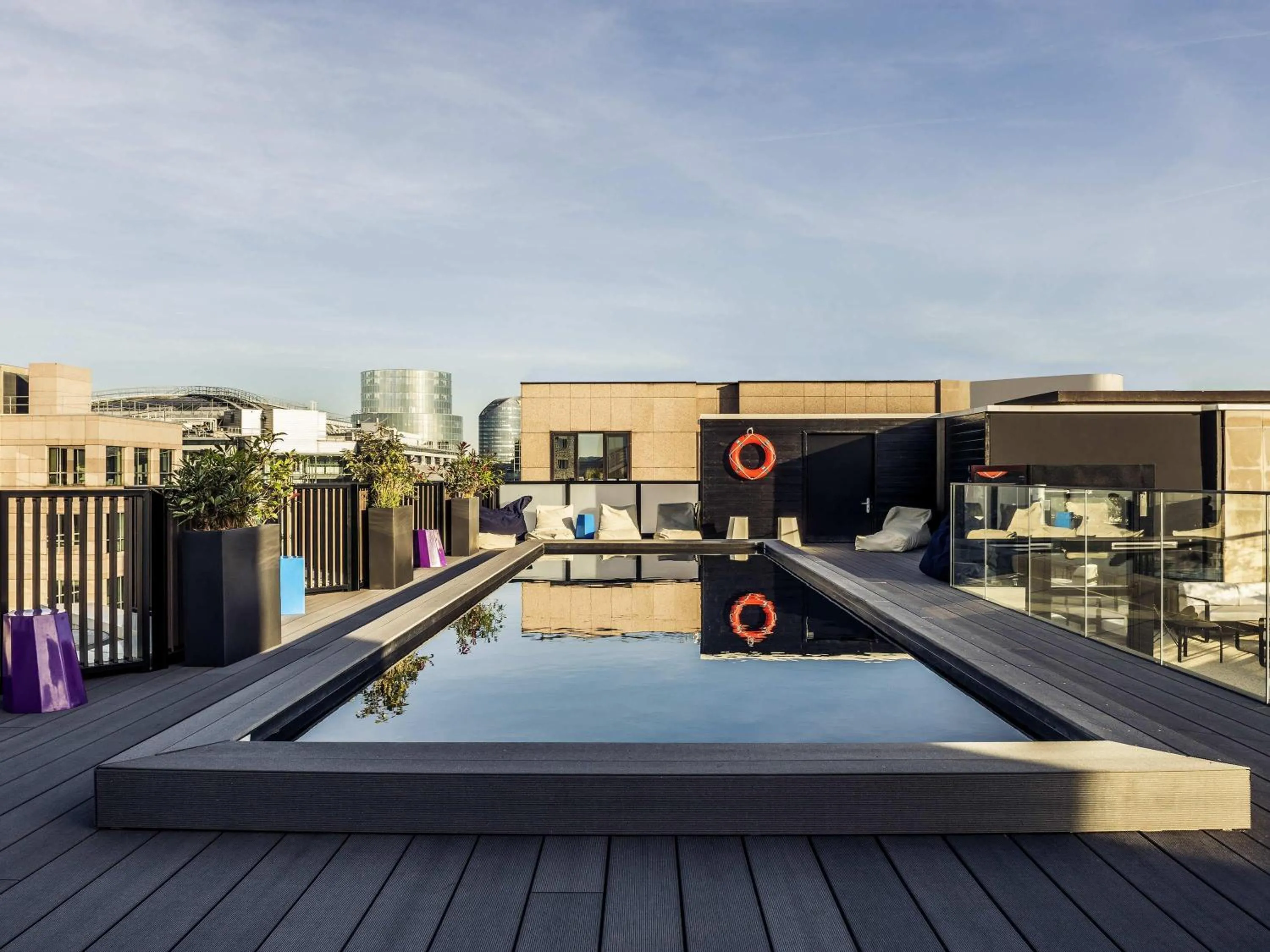 Property building in Mercure Paris Boulogne