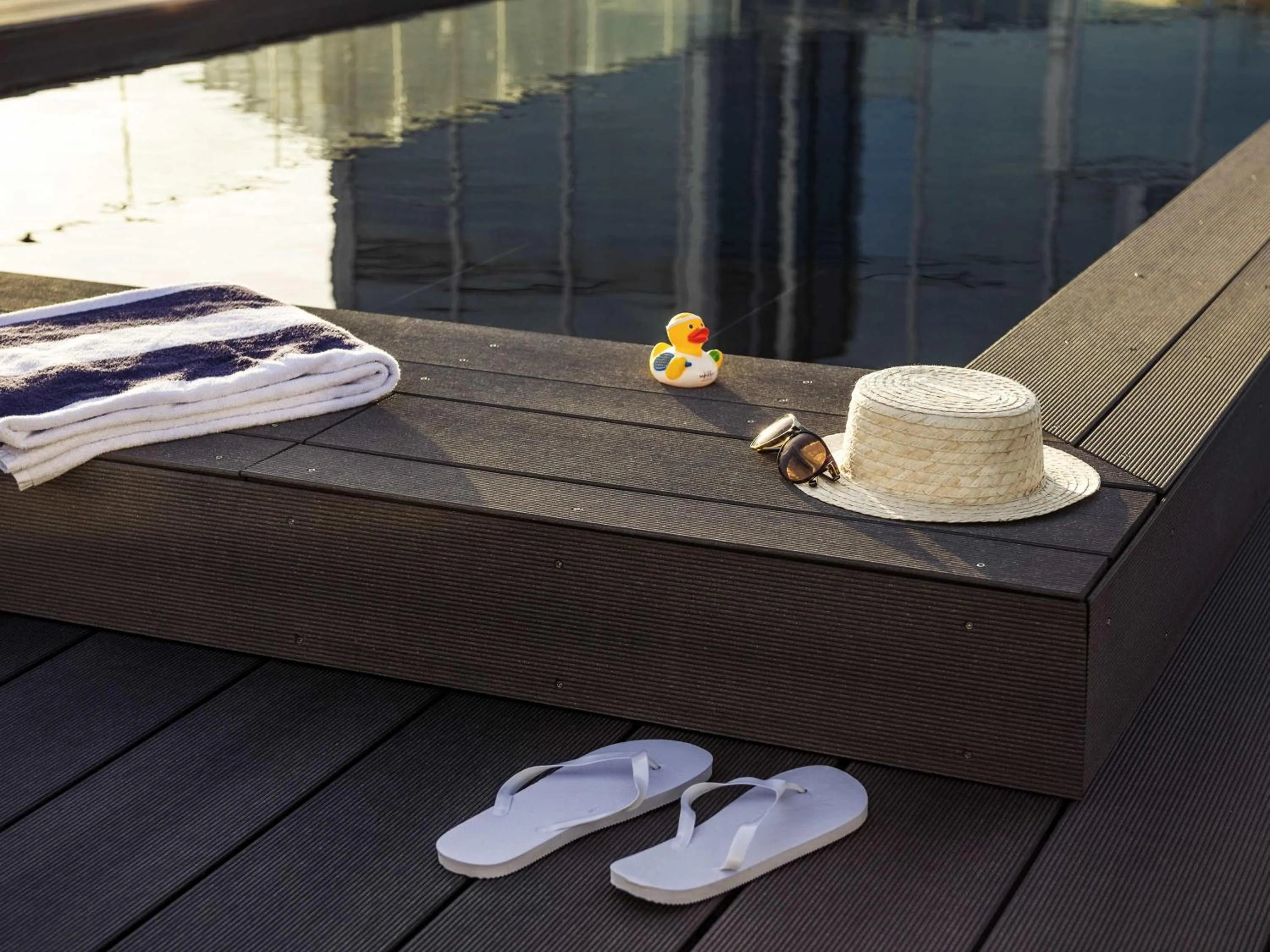 Restaurant/places to eat in Mercure Paris Boulogne