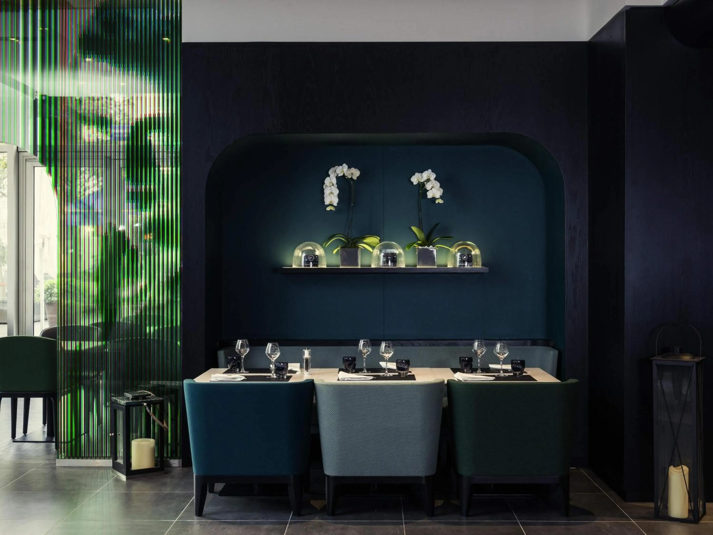 Property building in Mercure Paris Boulogne