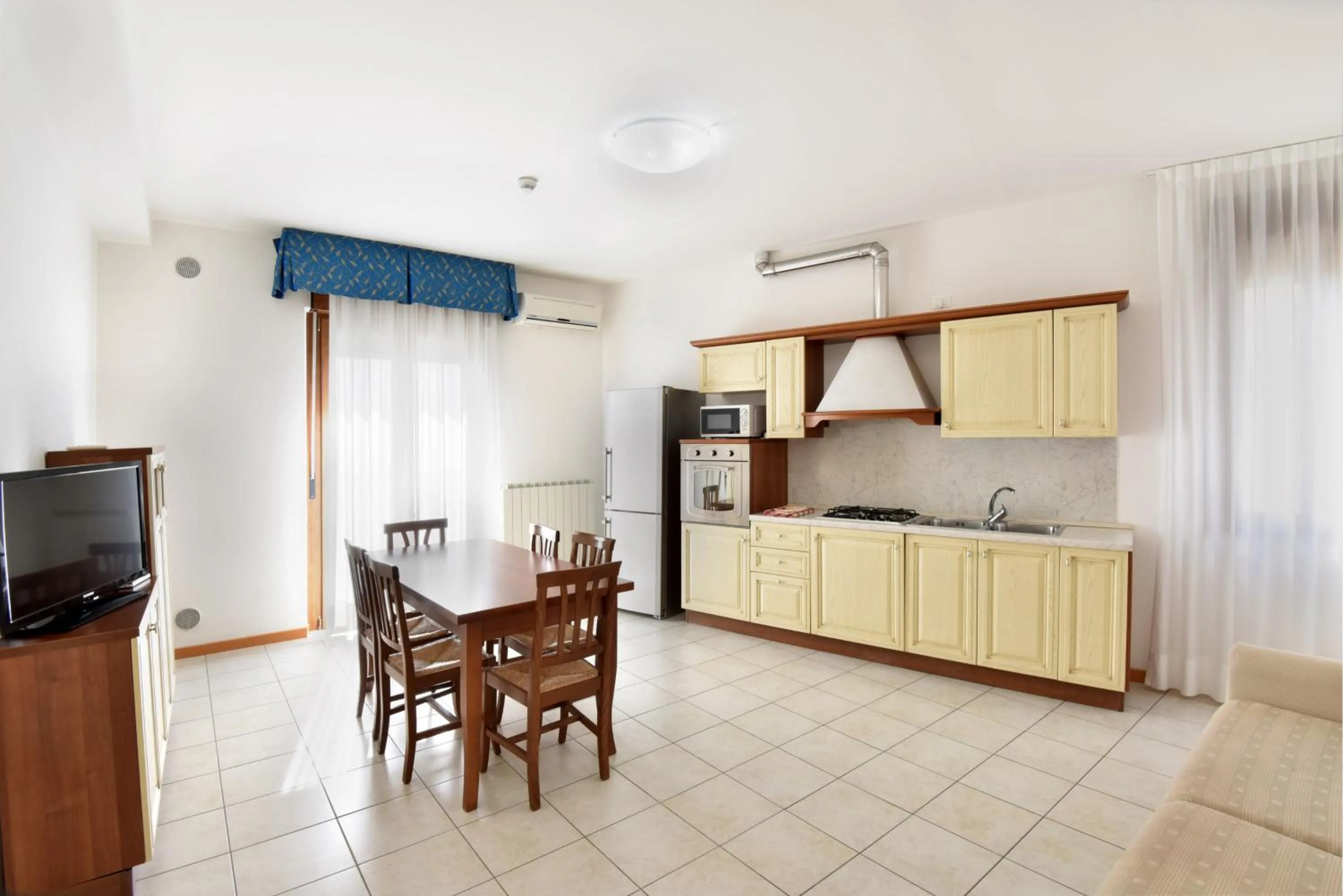 Kitchen or kitchenette in Hotel Villa Olga