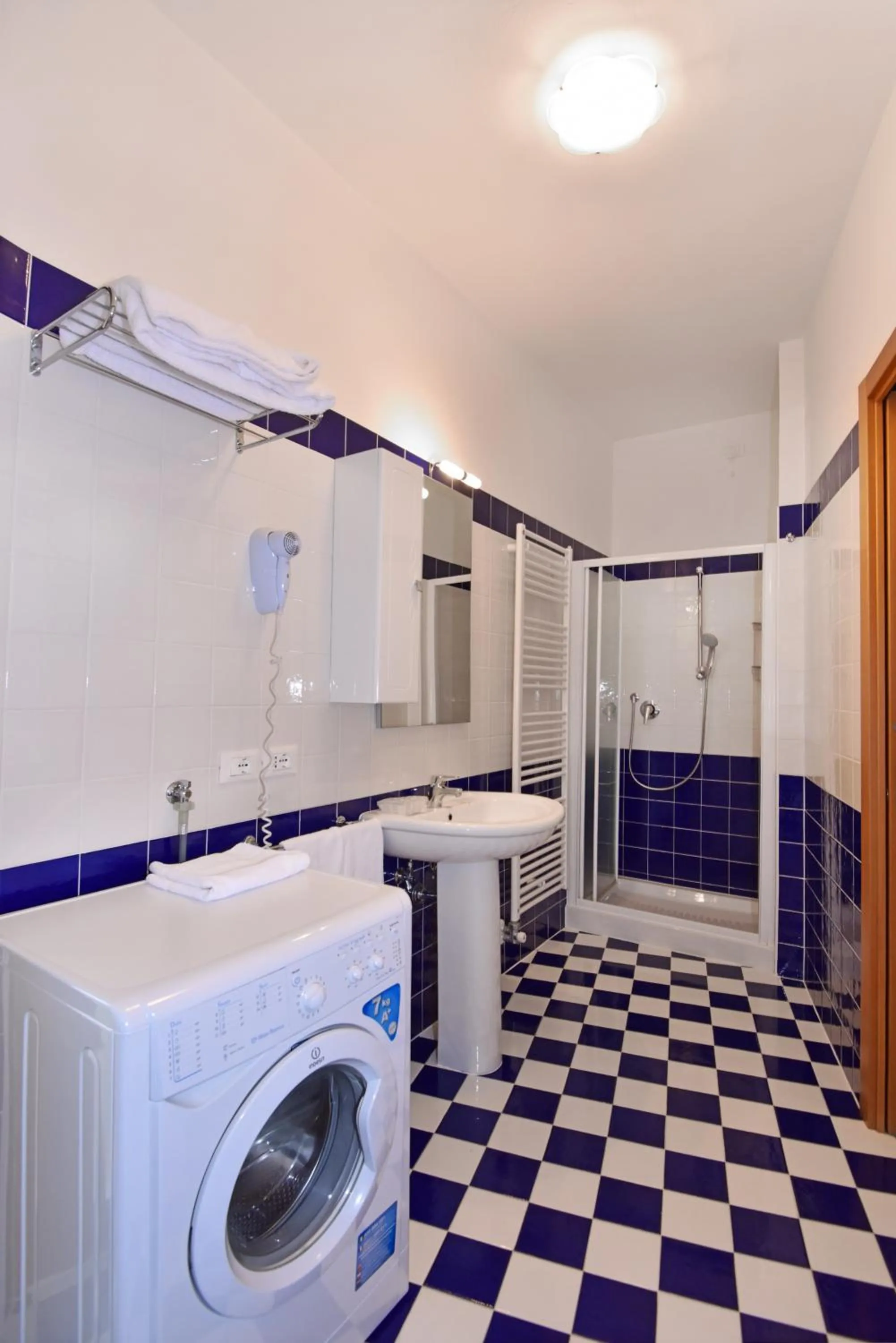 Shower in Hotel Villa Olga