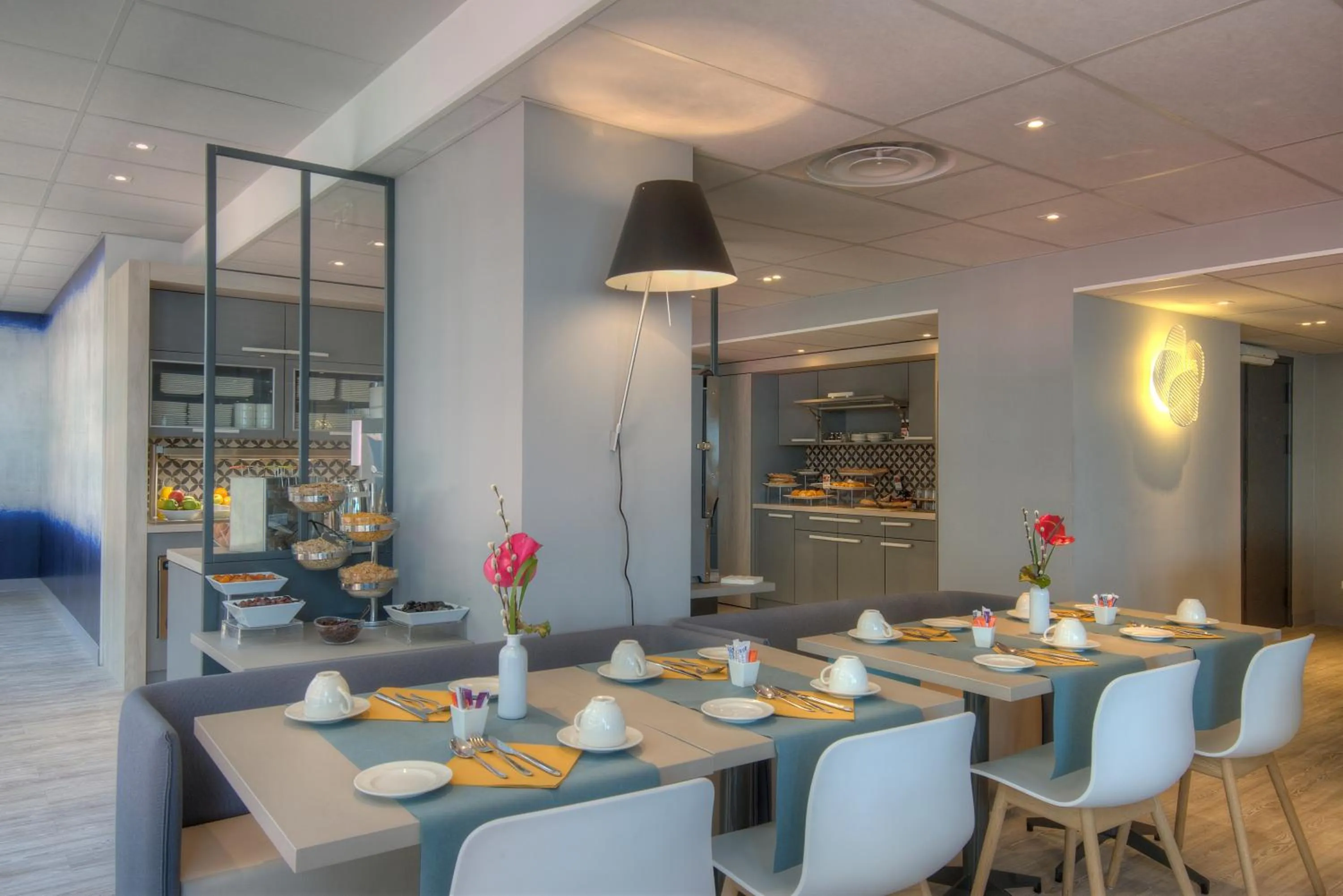 Restaurant/places to eat in Mercure Nice Promenade Des Anglais