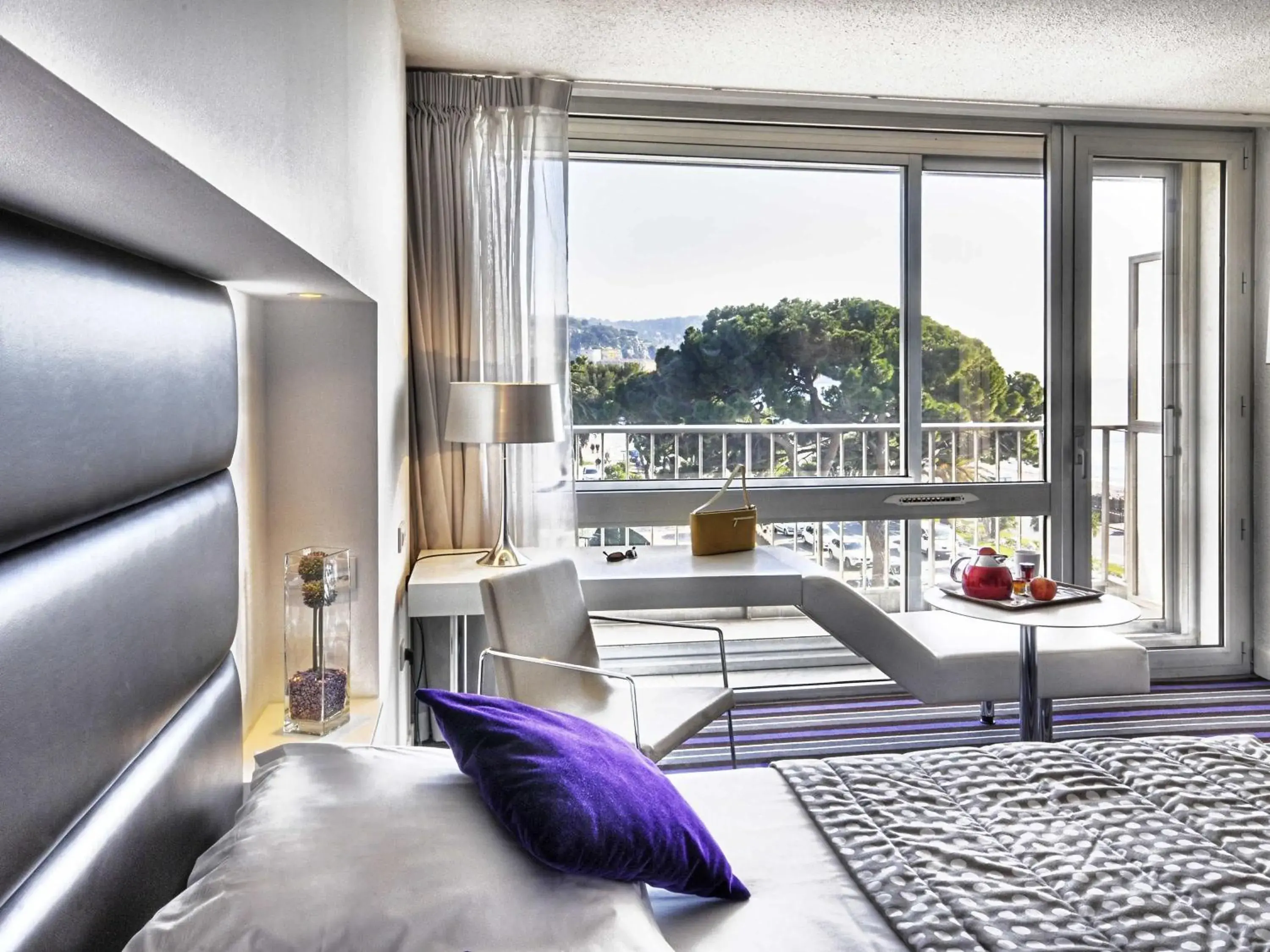 Privilege Room with Garden and Sea View in Mercure Nice Promenade Des Anglais Privilege Room with Garden and Sea View in Mercure Nice Promenade Des Anglais