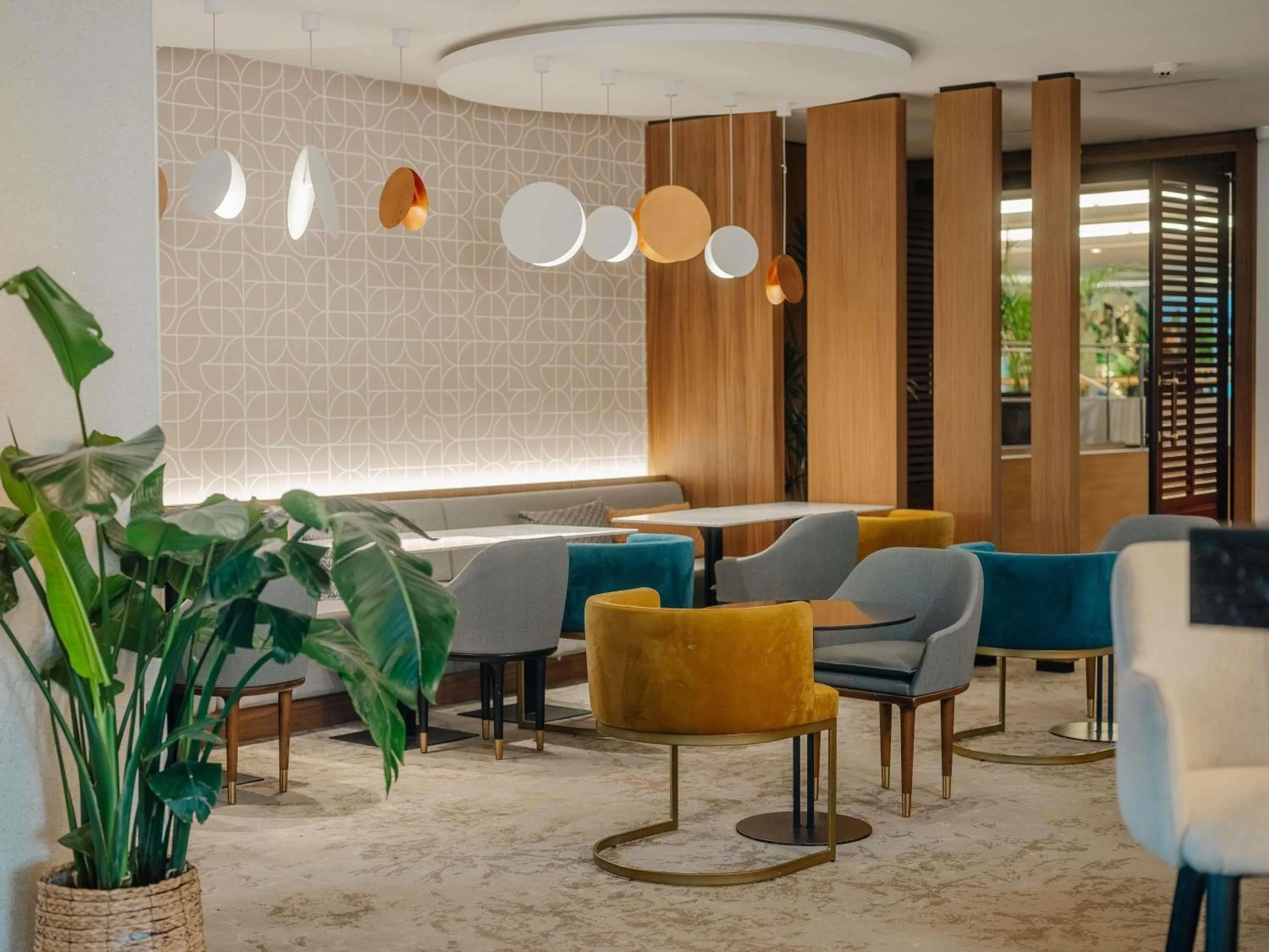 Lounge or bar in Novotel Paris Centre Tour Eiffel