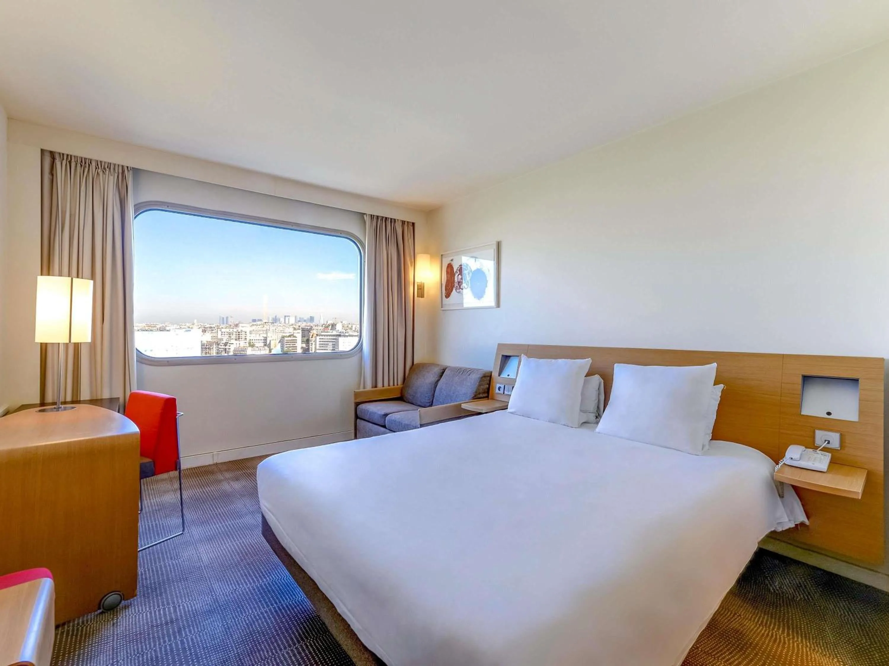 Bedroom, Bed in Novotel Paris Centre Tour Eiffel