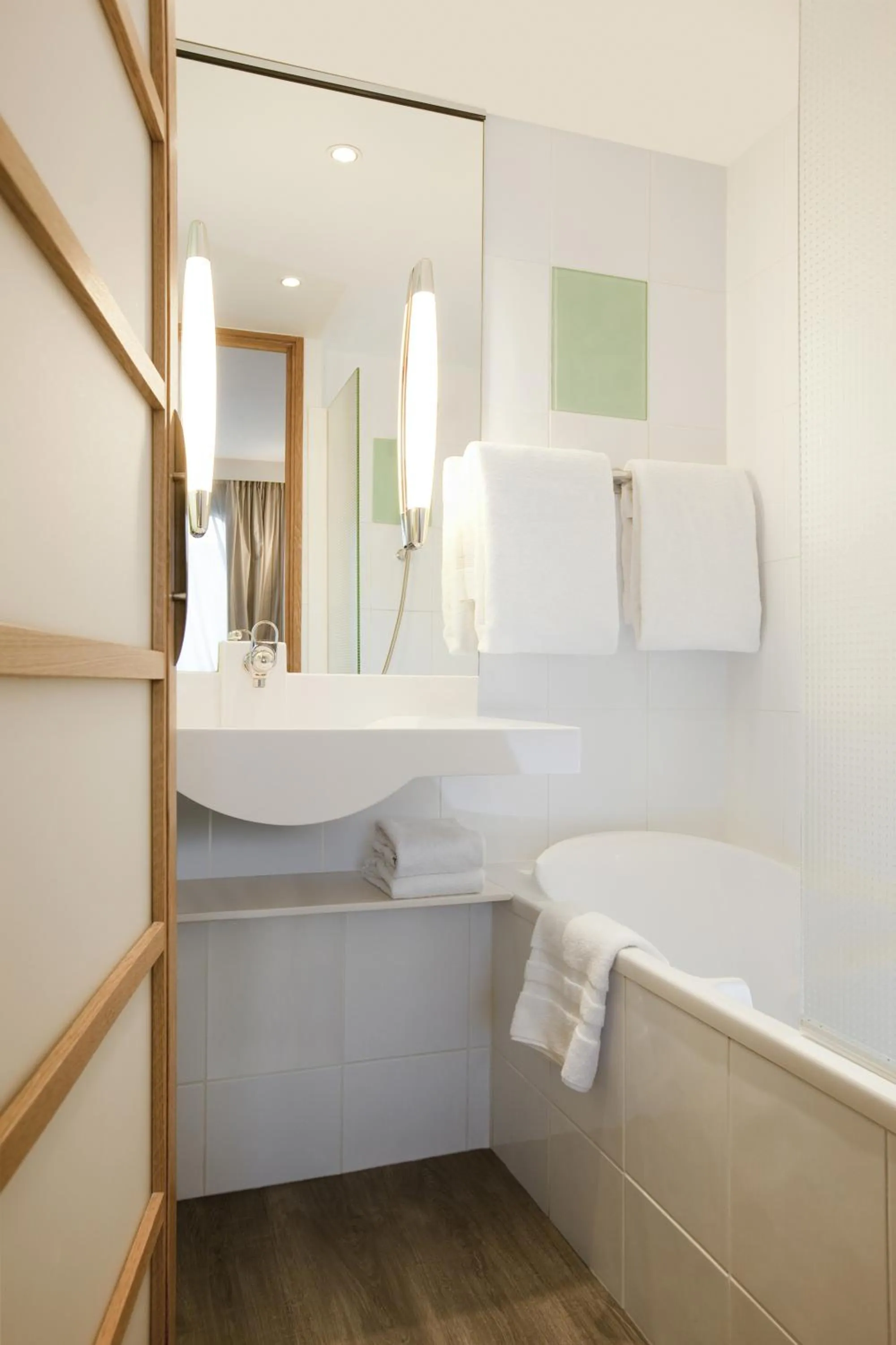 Toilet in Novotel Paris Centre Tour Eiffel