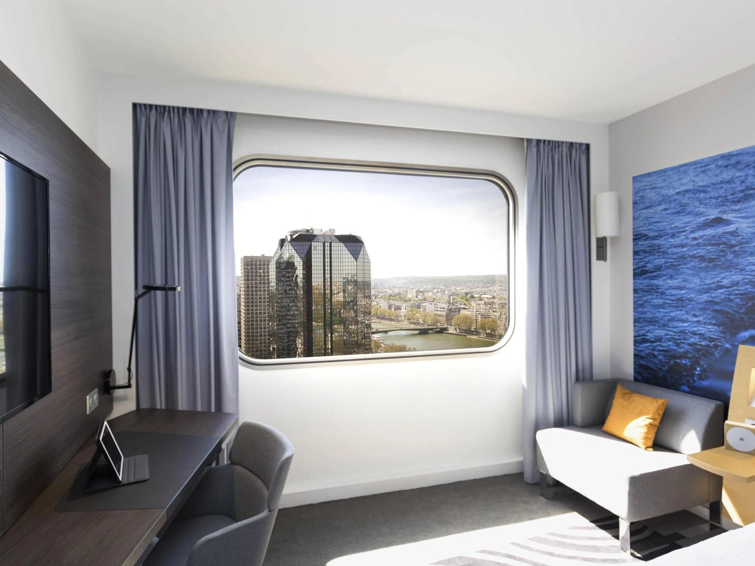 Bedroom in Novotel Paris Centre Tour Eiffel