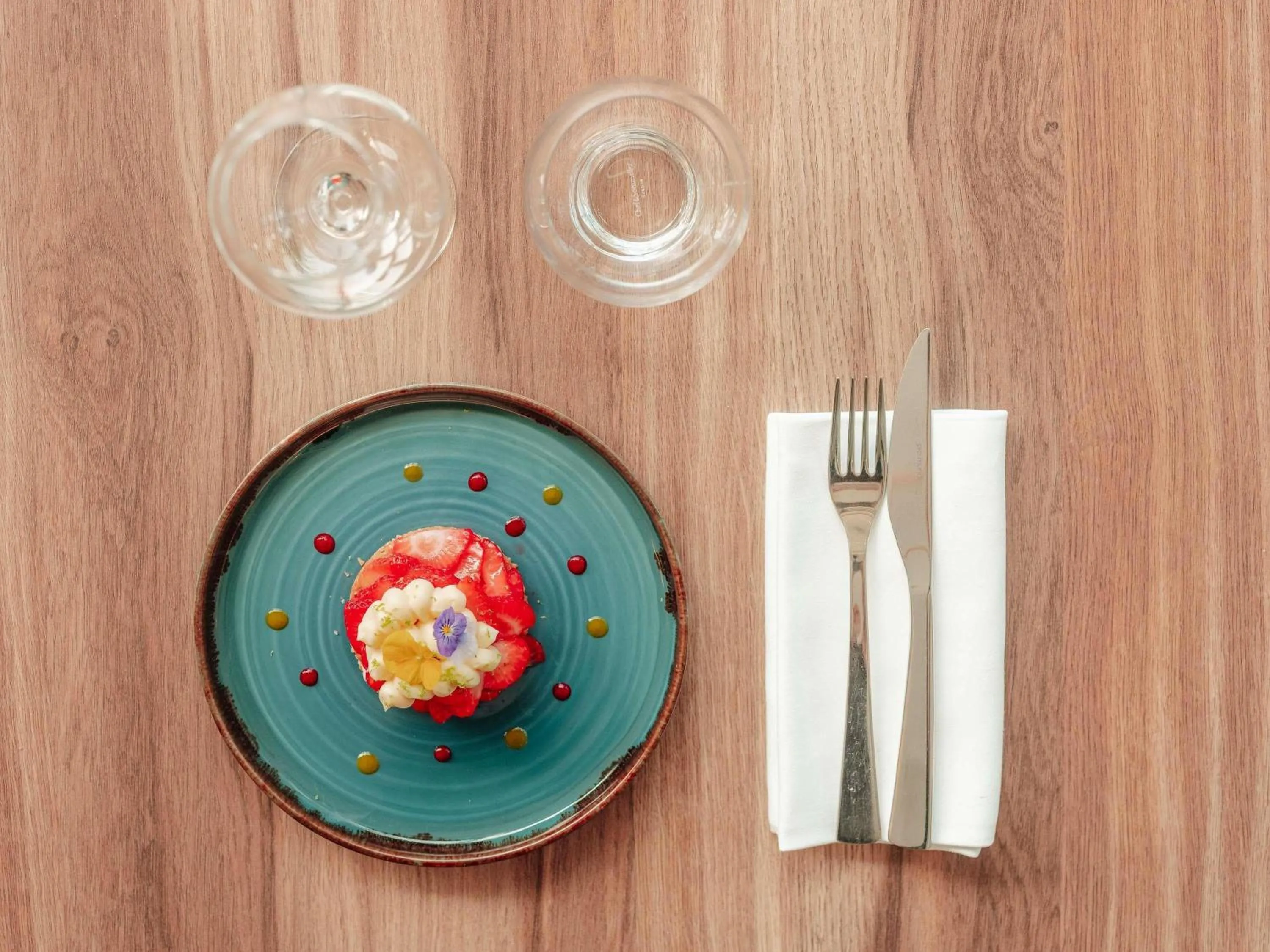 Restaurant/places to eat in Novotel Paris Centre Tour Eiffel