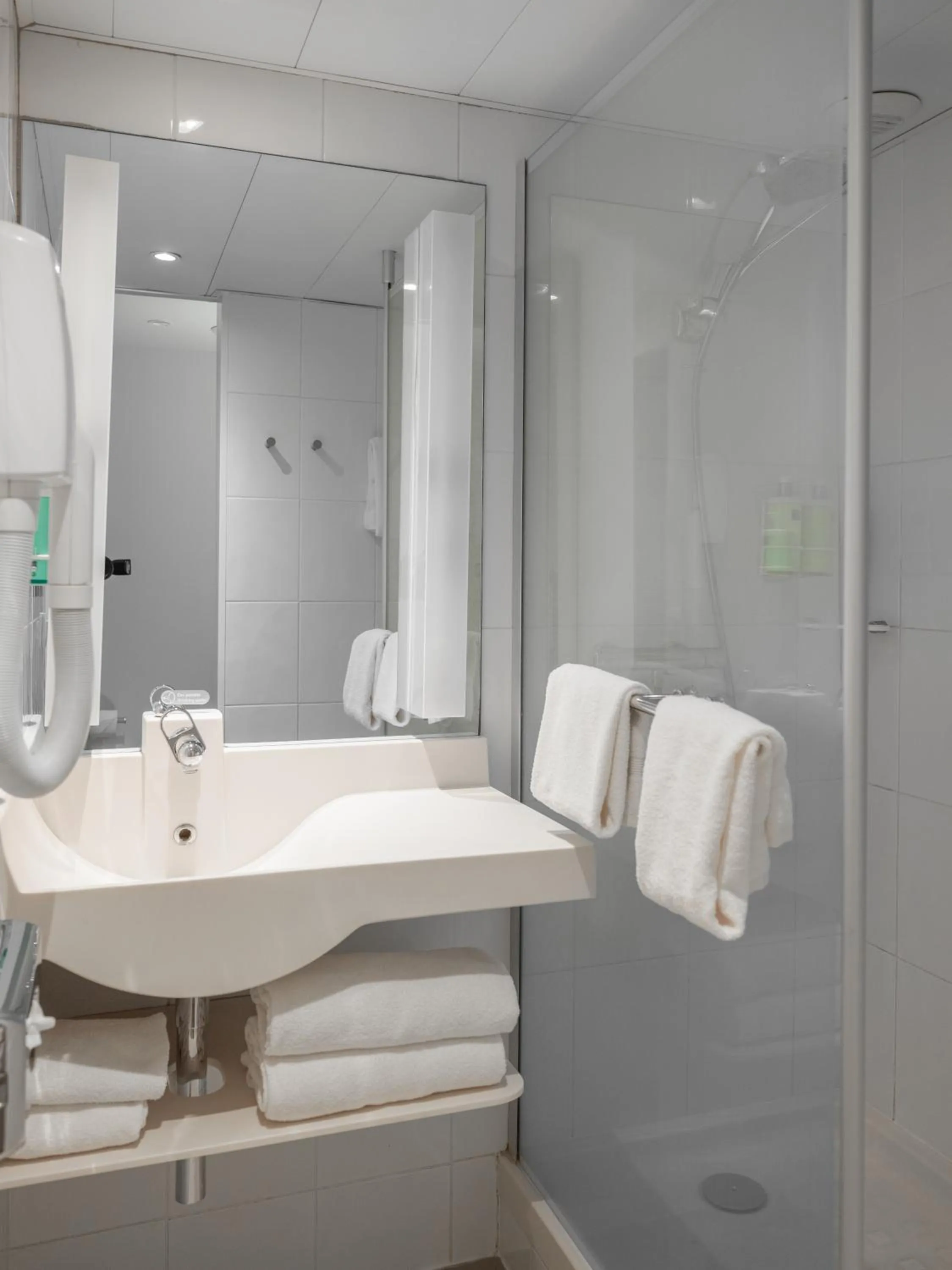 Bathroom in Novotel Paris Centre Tour Eiffel