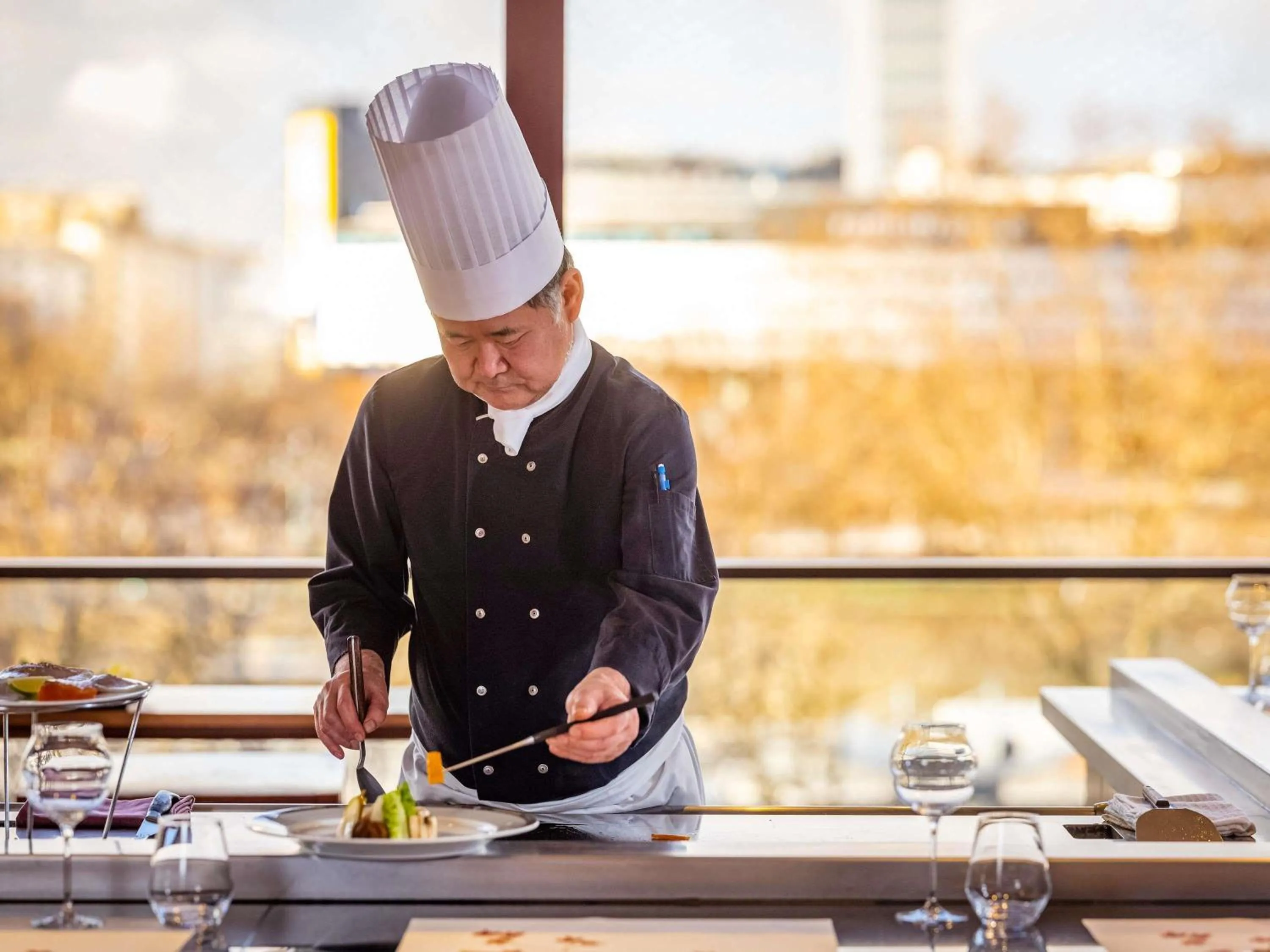 Restaurant/places to eat in Novotel Paris Centre Tour Eiffel