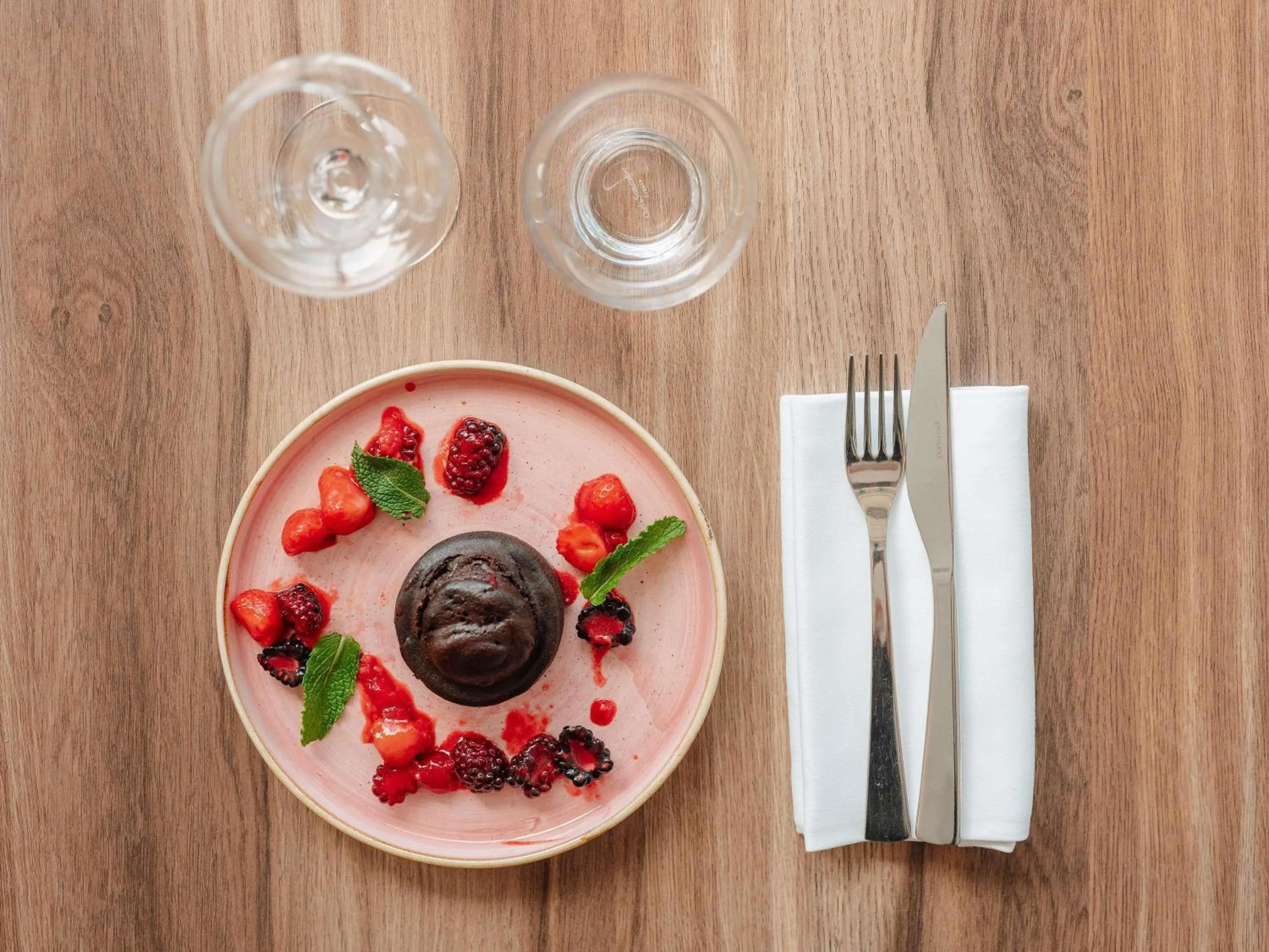 Restaurant/places to eat in Novotel Paris Centre Tour Eiffel