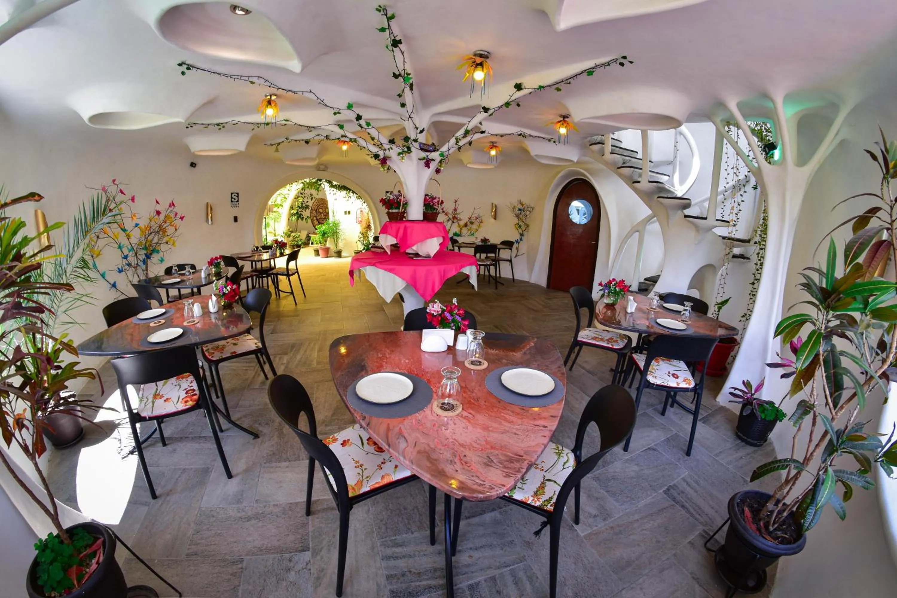 Restaurant/places to eat in Wifala Harmony Hotel