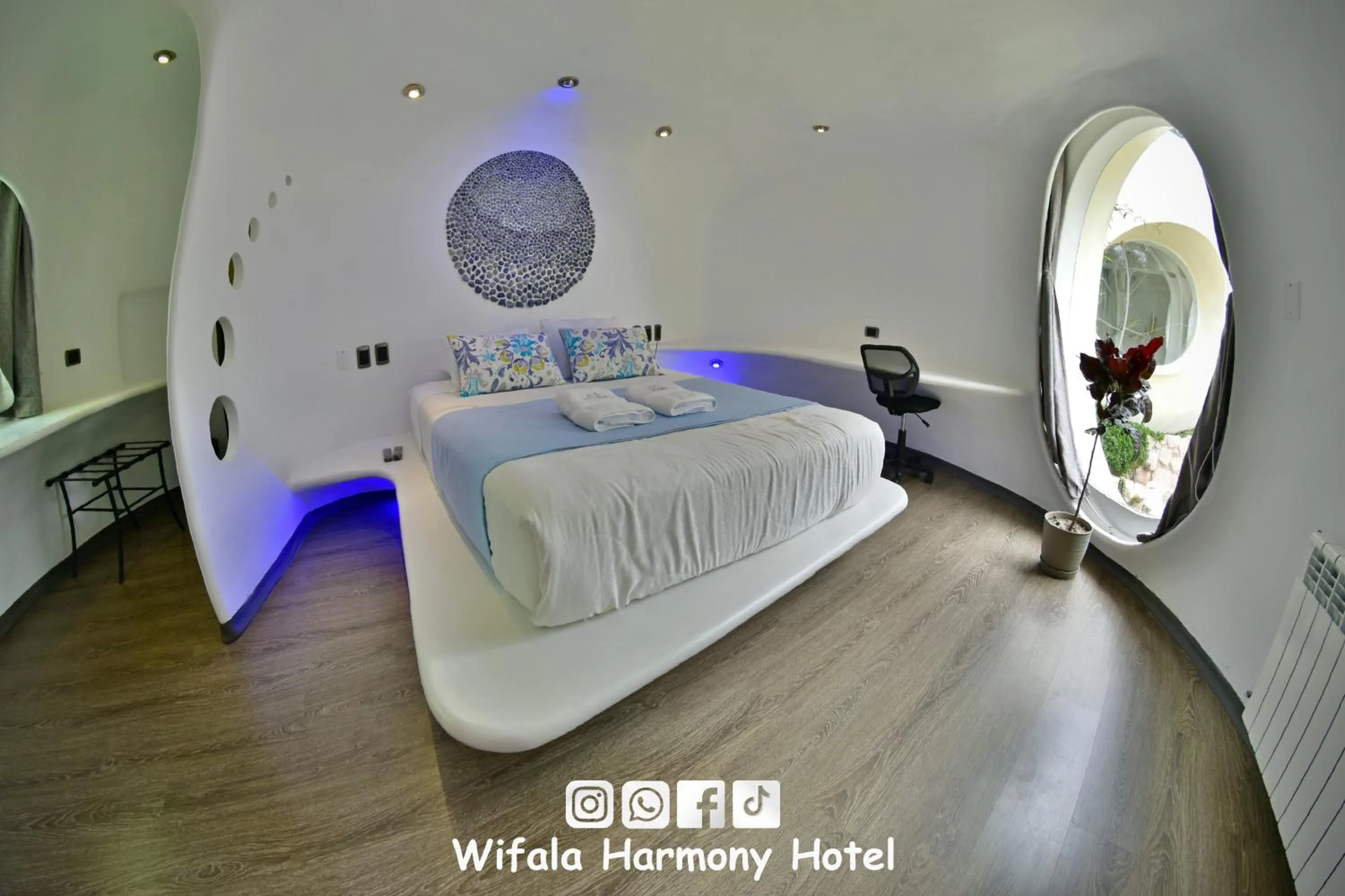 Day, Bed in Wifala Harmony Hotel