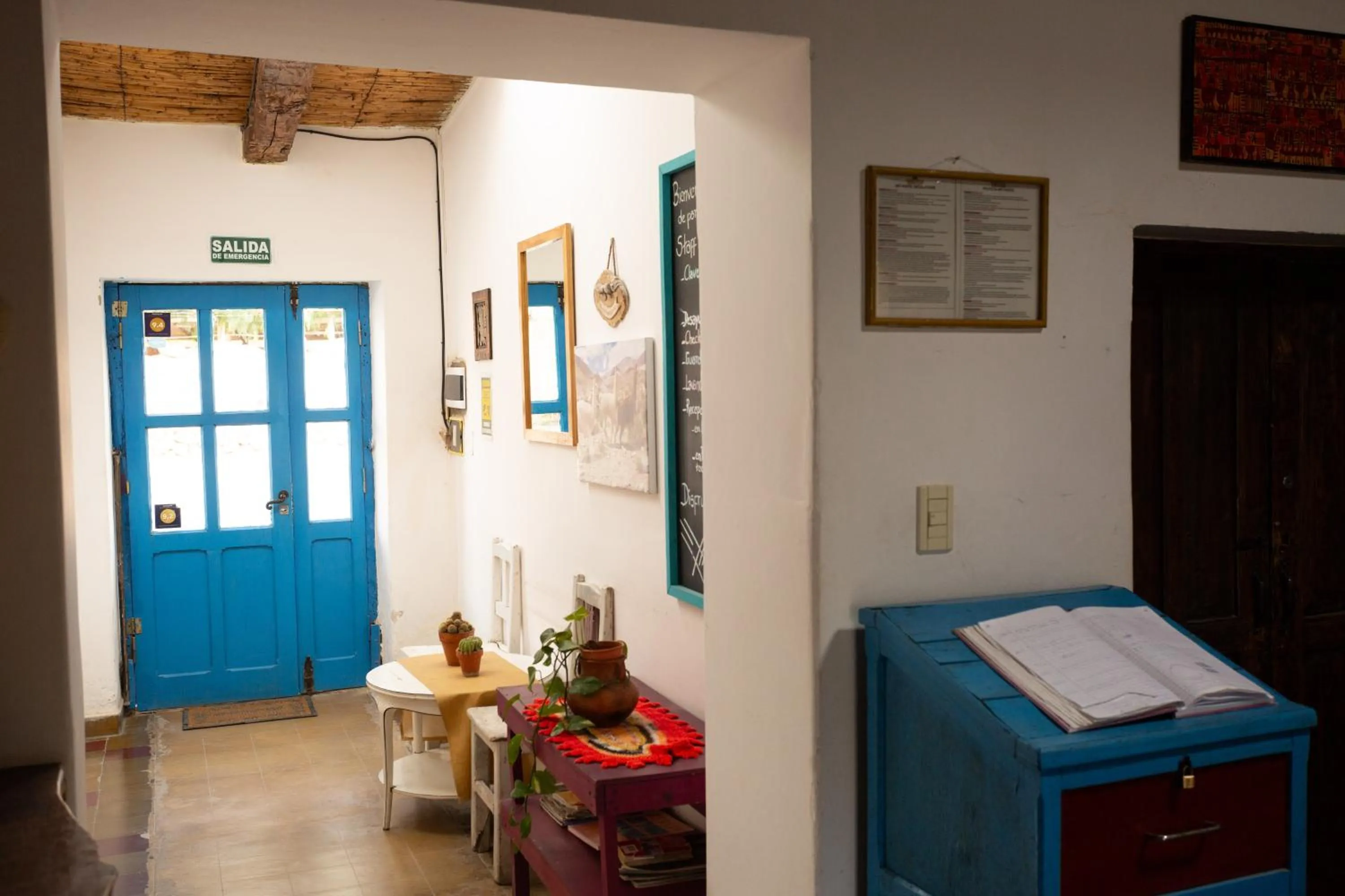 Living room, Bed in Viracocha Art Hostel Cachi