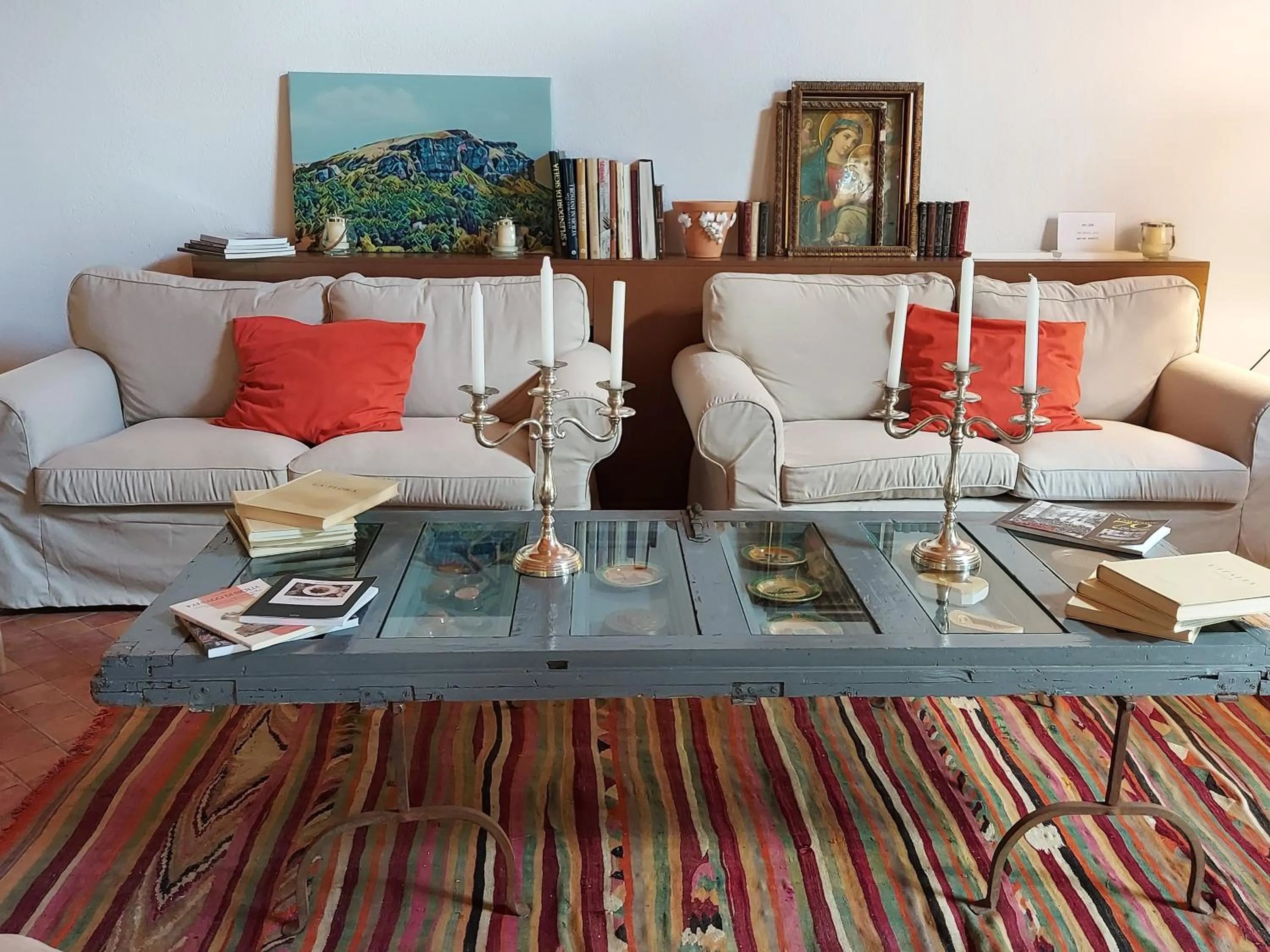 Seating area in Chiosi Country Club