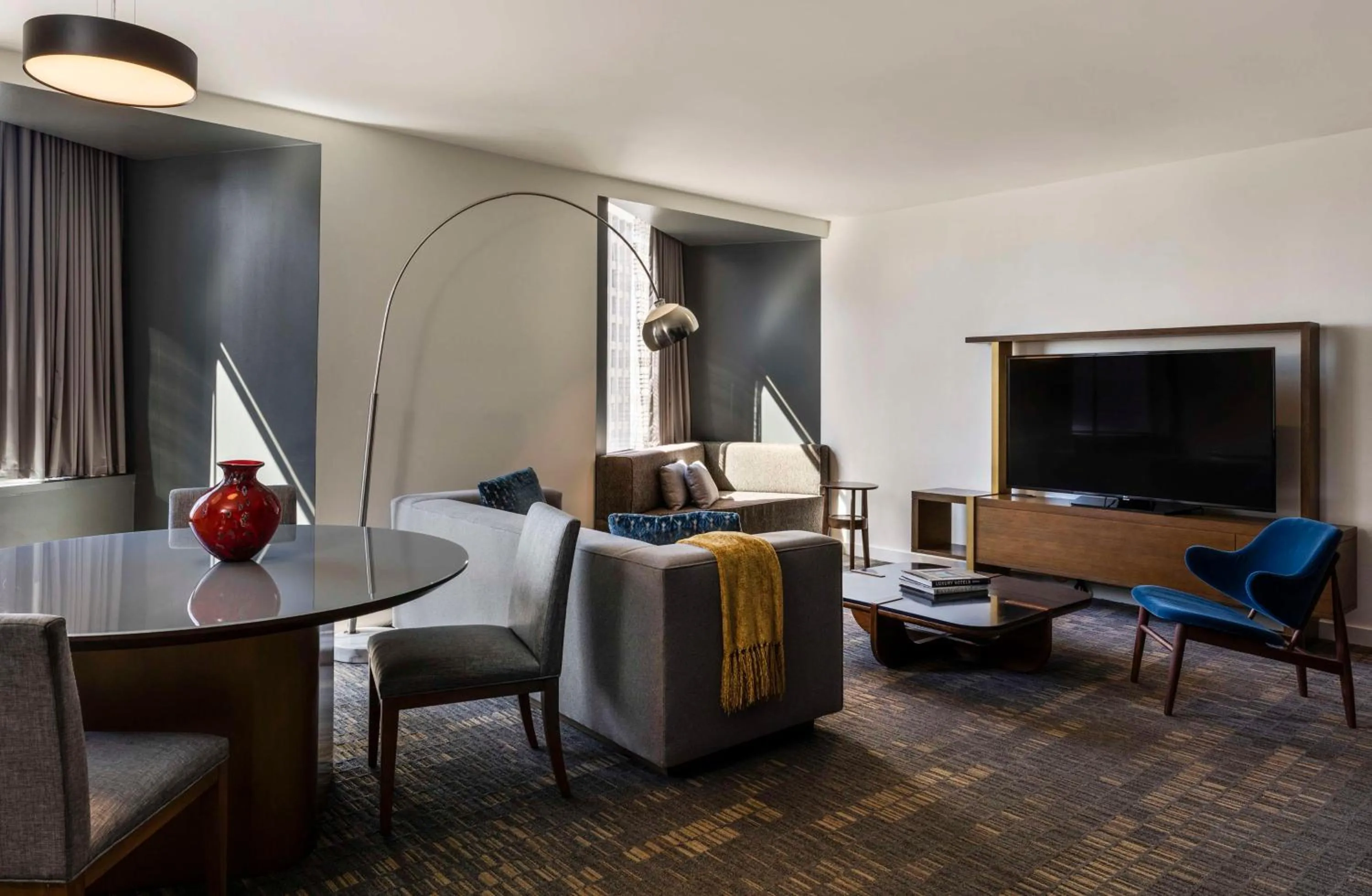 Photo of the whole room in Hyatt Regency Houston Downtown