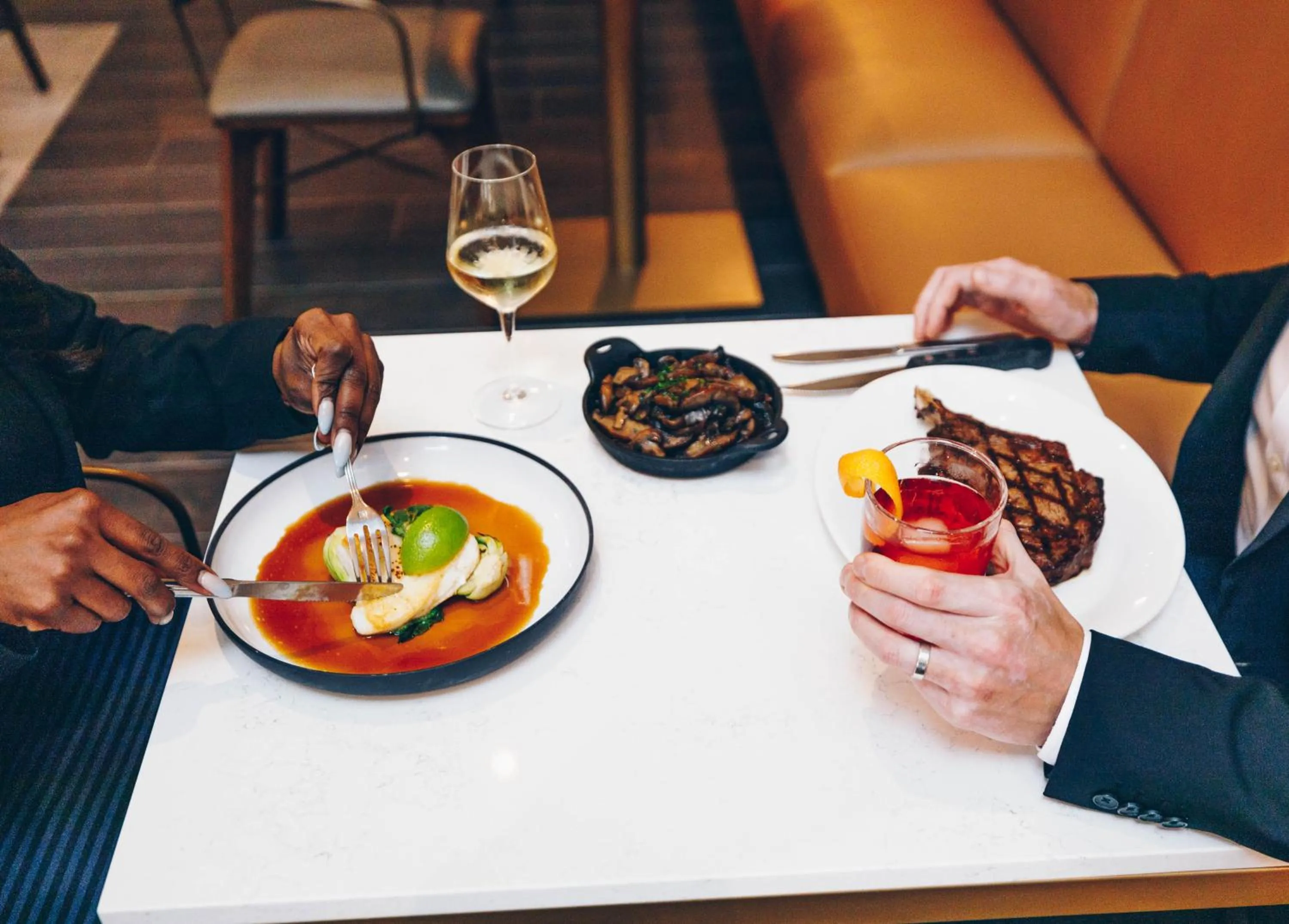 Restaurant/places to eat in Hyatt Regency Houston Downtown