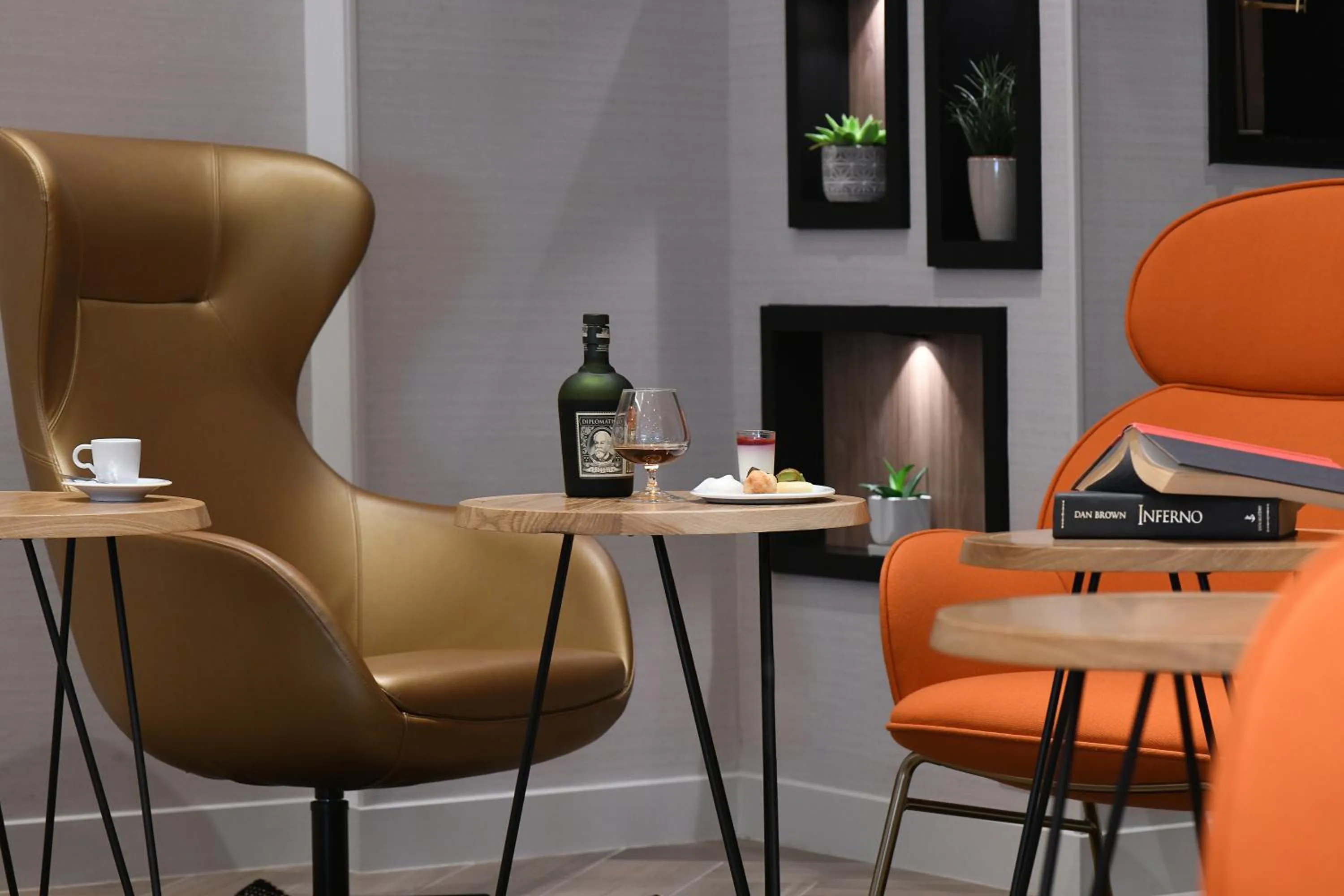 Library in Novotel Nice Arenas Aeroport