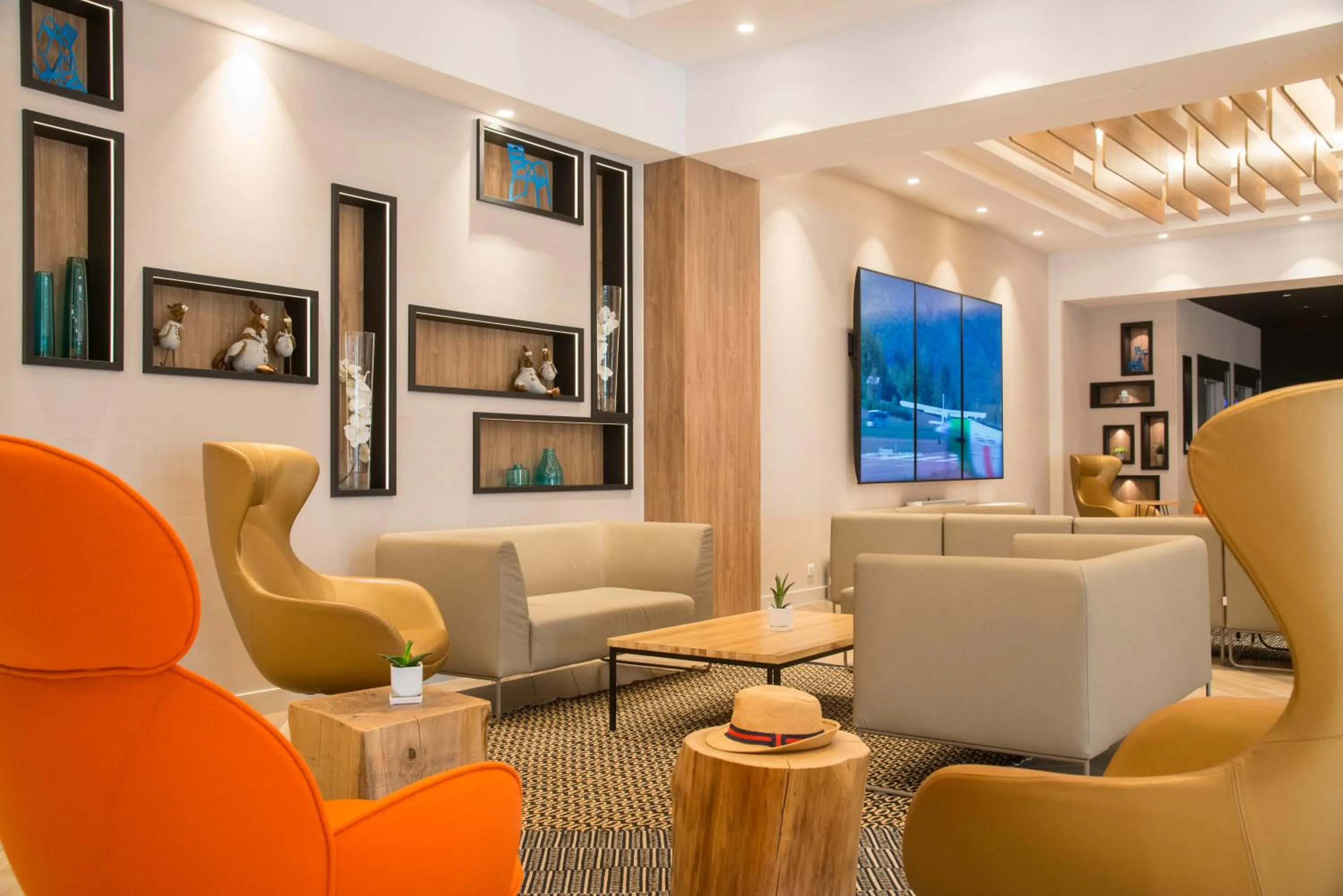 Library in Novotel Nice Arenas Aeroport