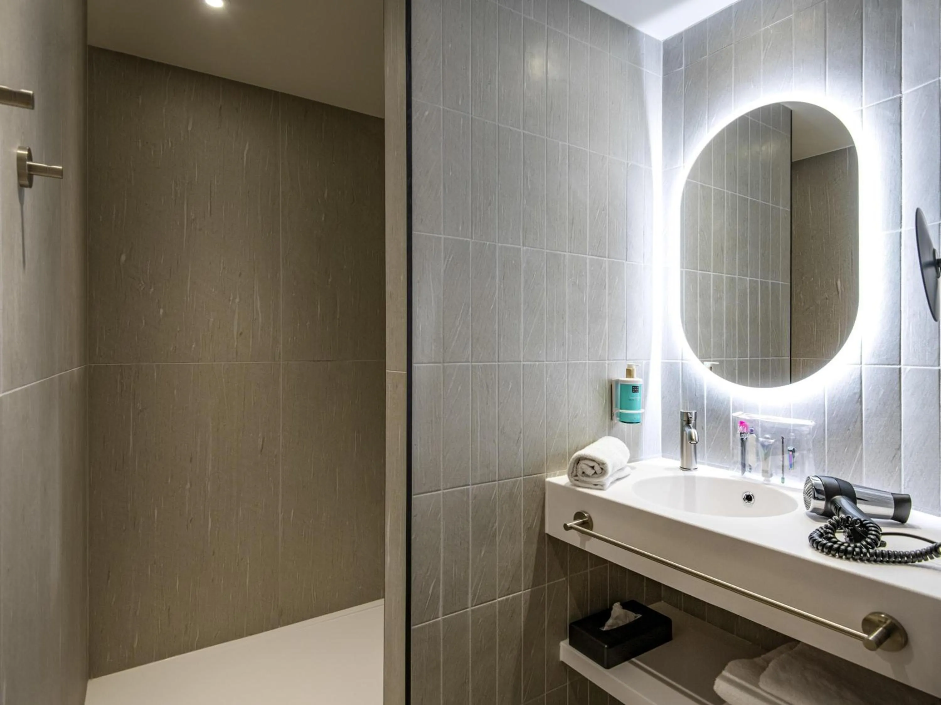 Bedroom in Novotel Nice Arenas Aeroport