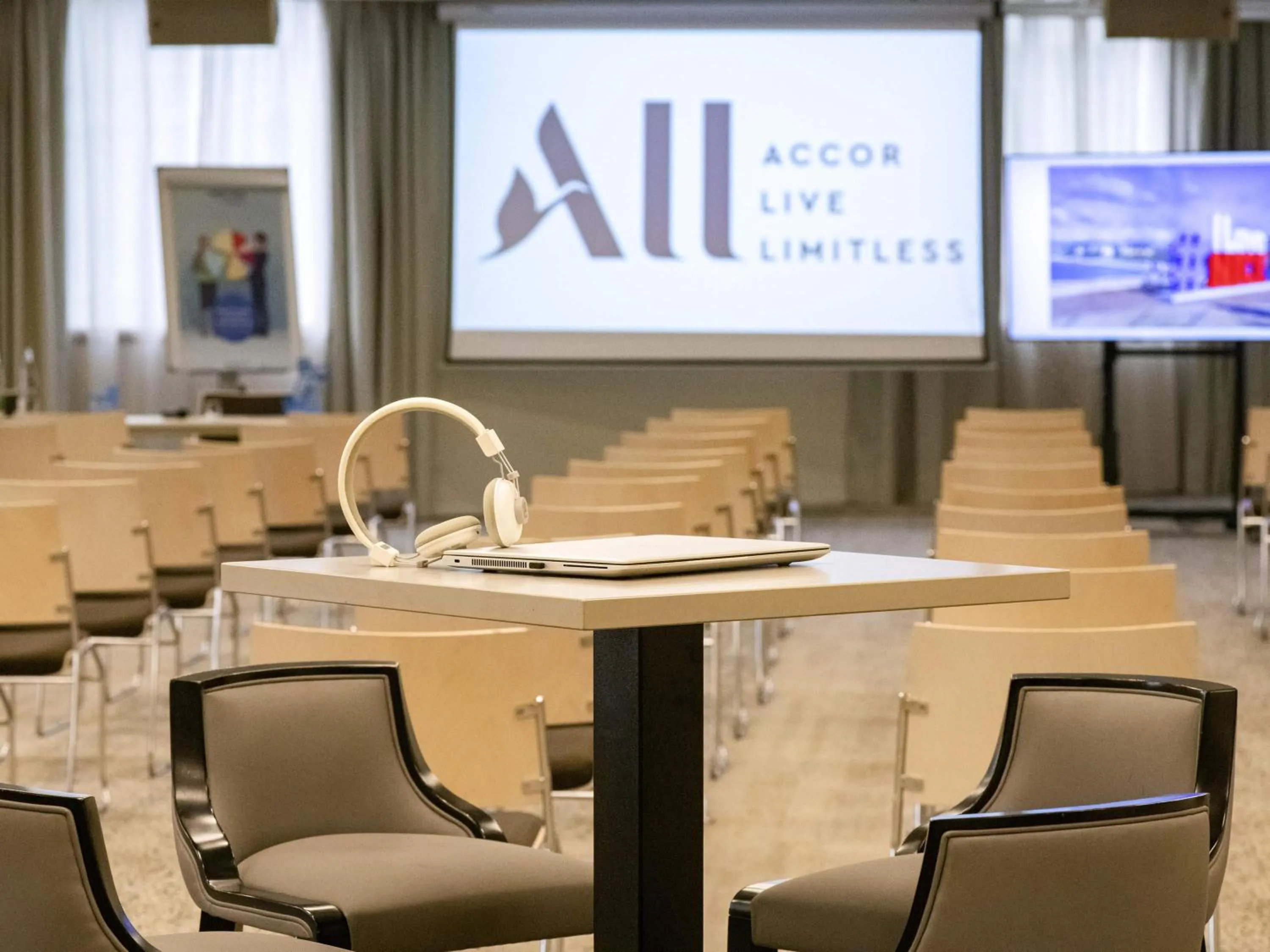 Meeting/conference room in Novotel Nice Arenas Aeroport