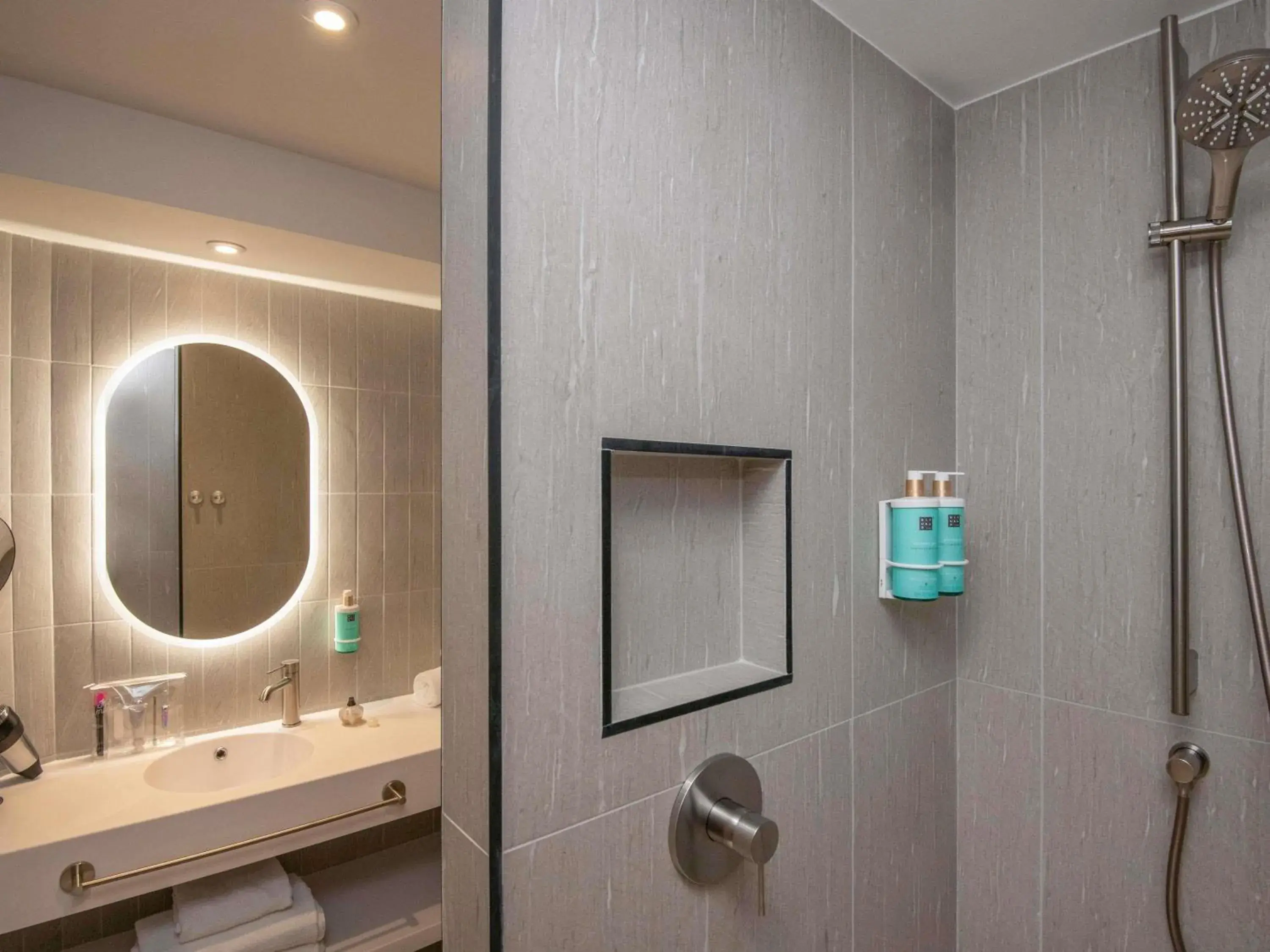 Executive Double Room in Novotel Nice Arenas Aeroport Executive Double Room in Novotel Nice Arenas Aeroport