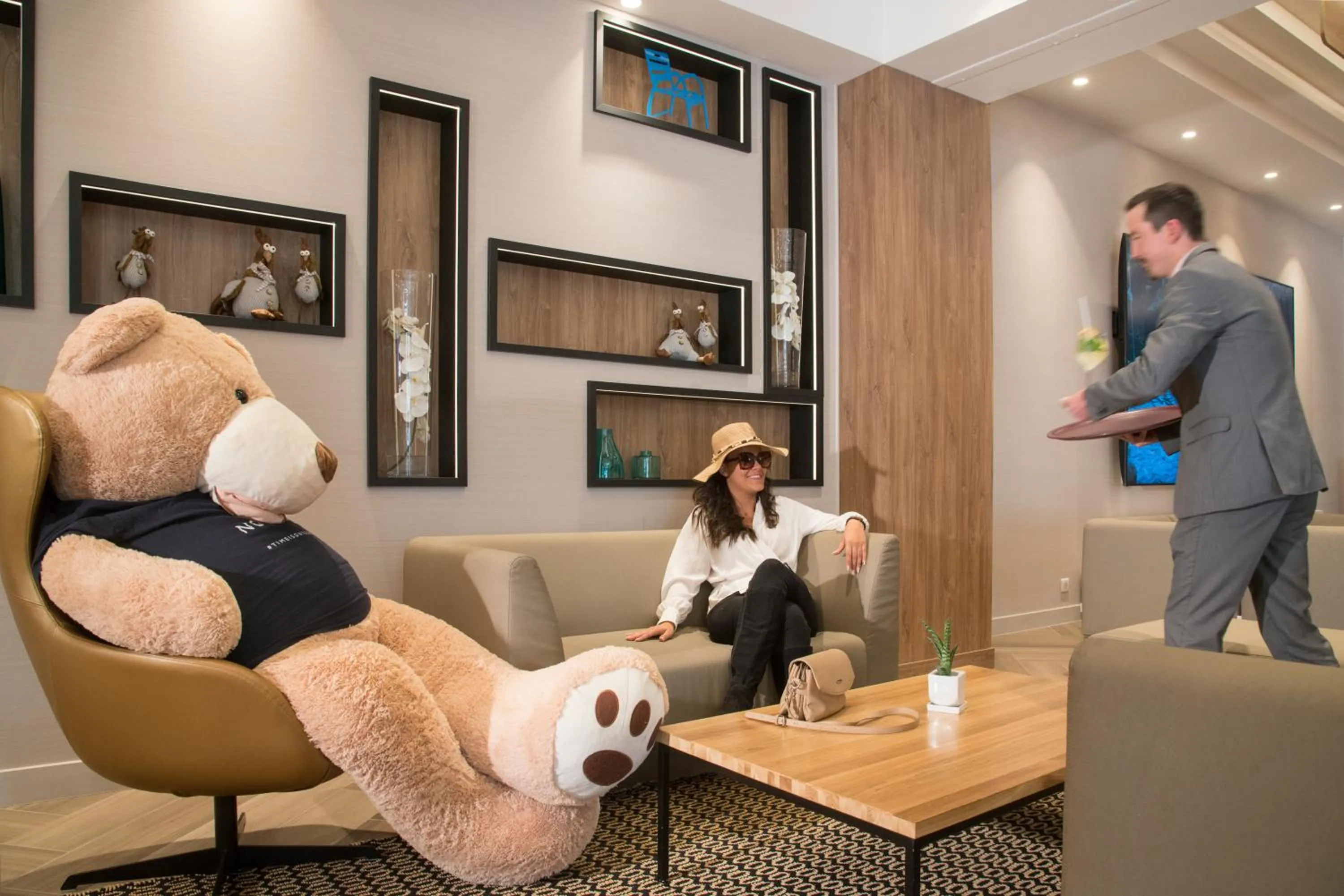 Library in Novotel Nice Arenas Aeroport