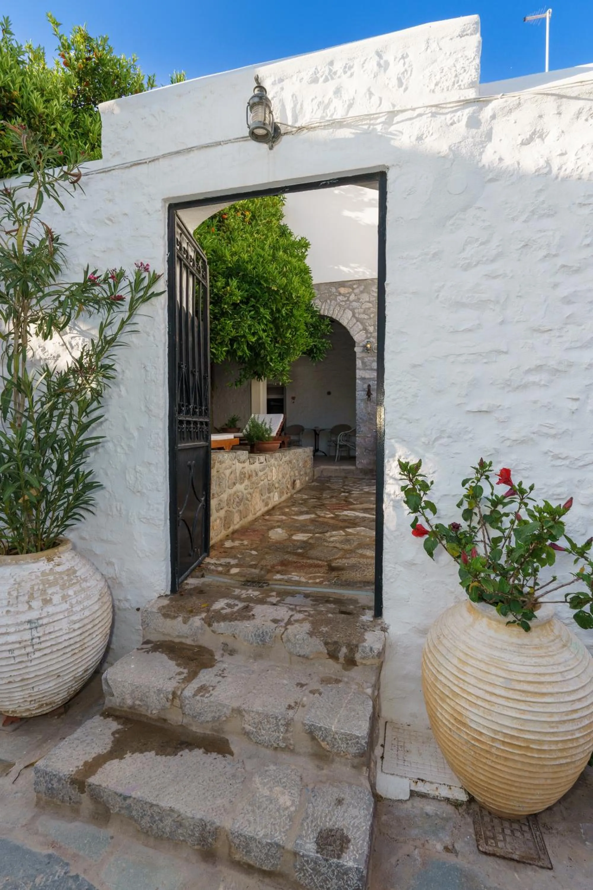 Facade/entrance in LIVIN Hydra Garden Suite