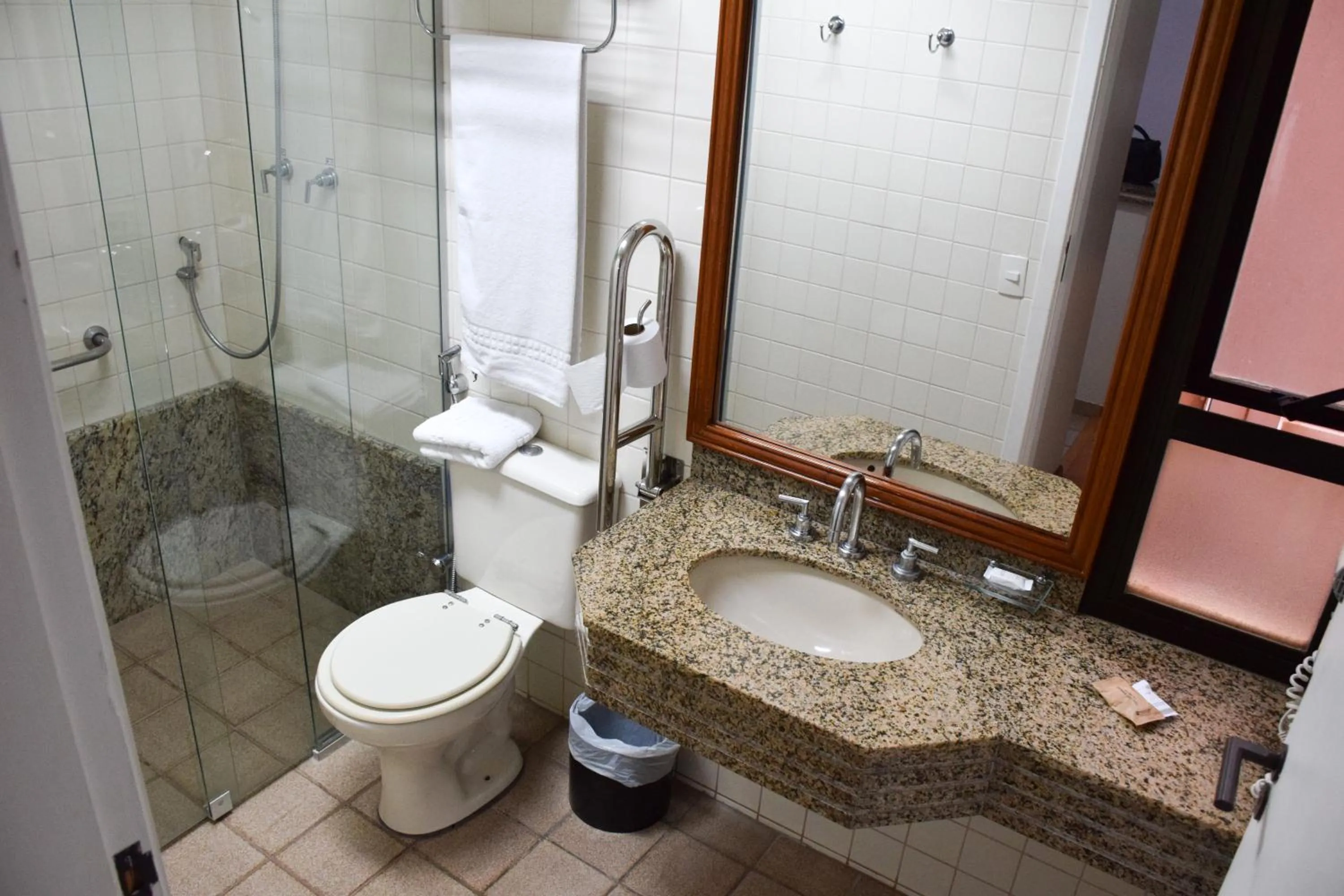 Bathroom in New Life Piracicaba by Atlantica