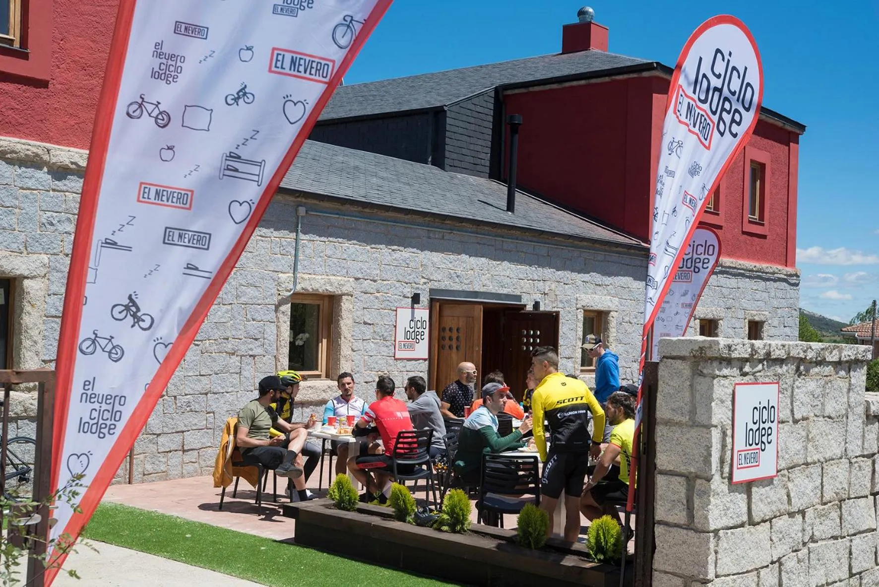 People in CicloLodge