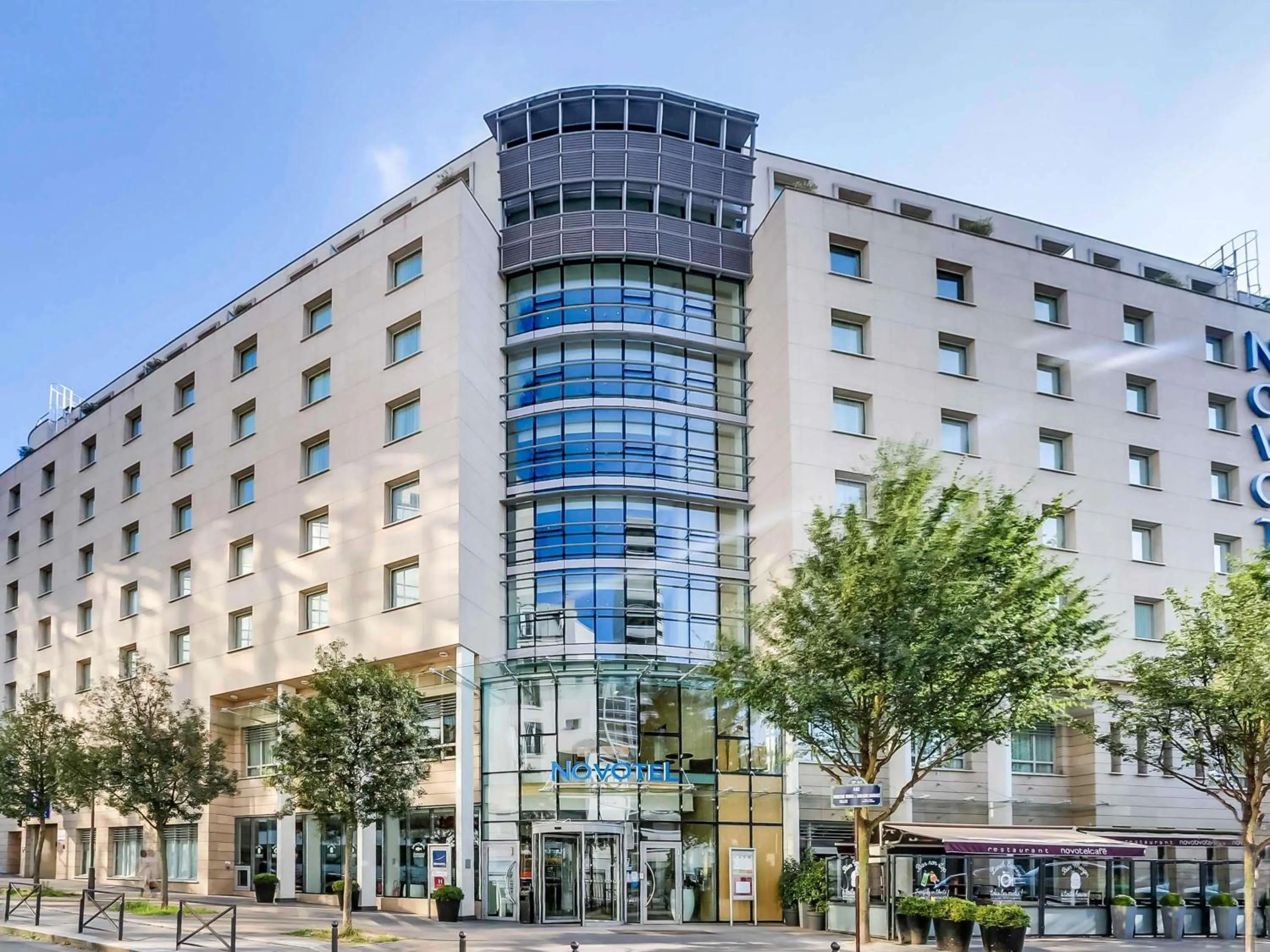 Property building in Novotel Paris Centre Gare Montparnasse