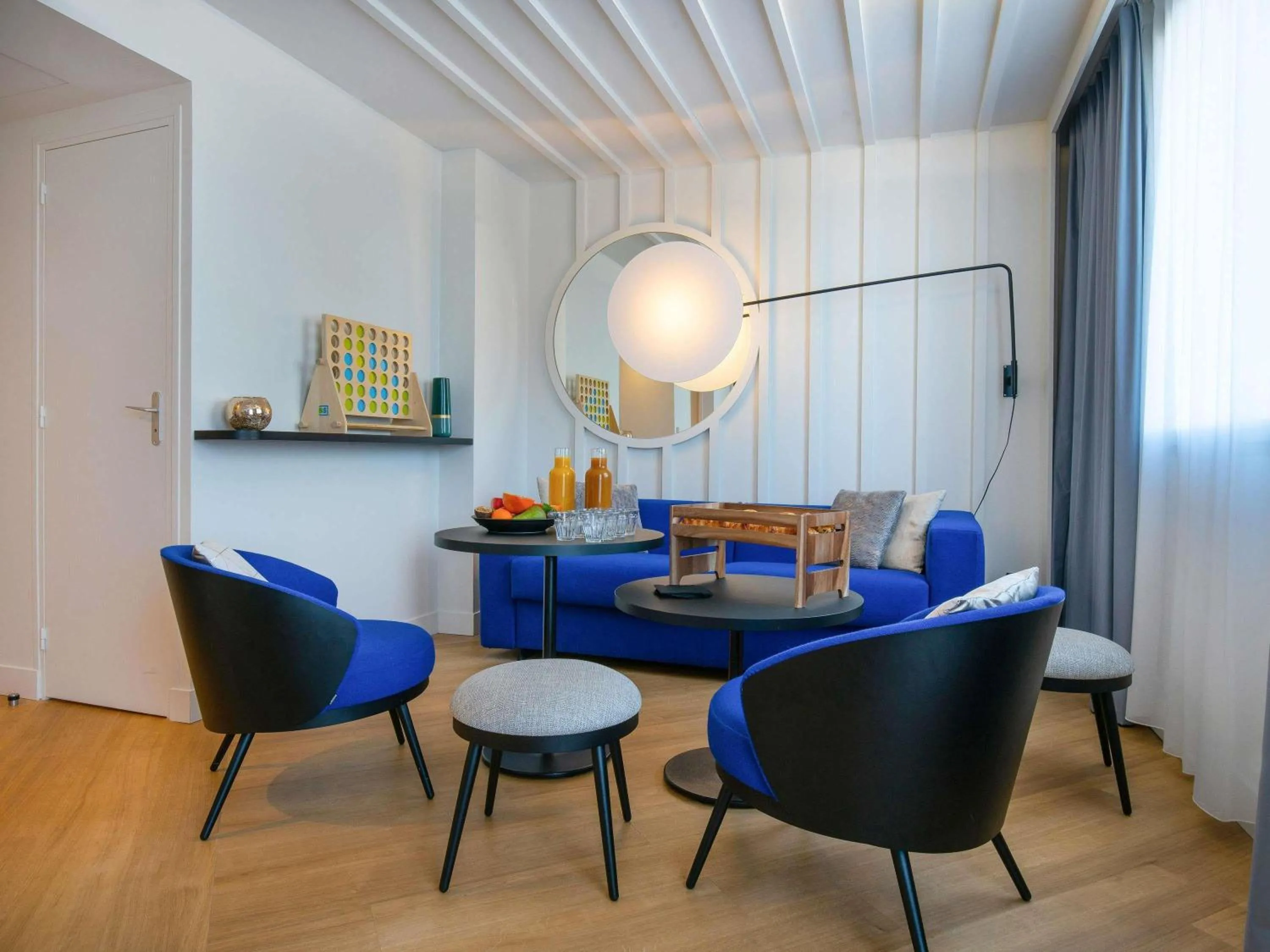 Photo of the whole room in Novotel Paris Centre Gare Montparnasse