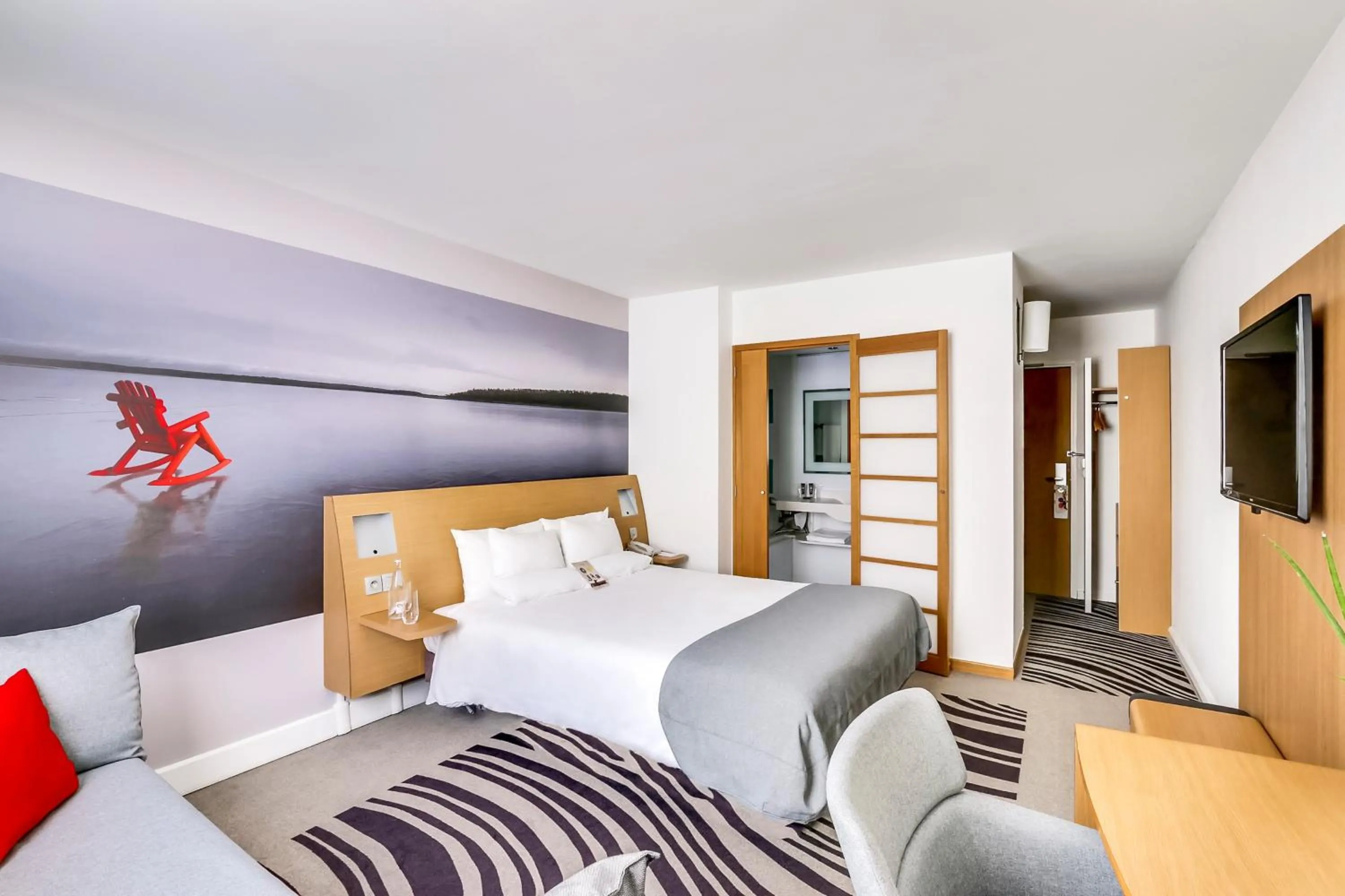 Bed in Novotel Paris Centre Gare Montparnasse