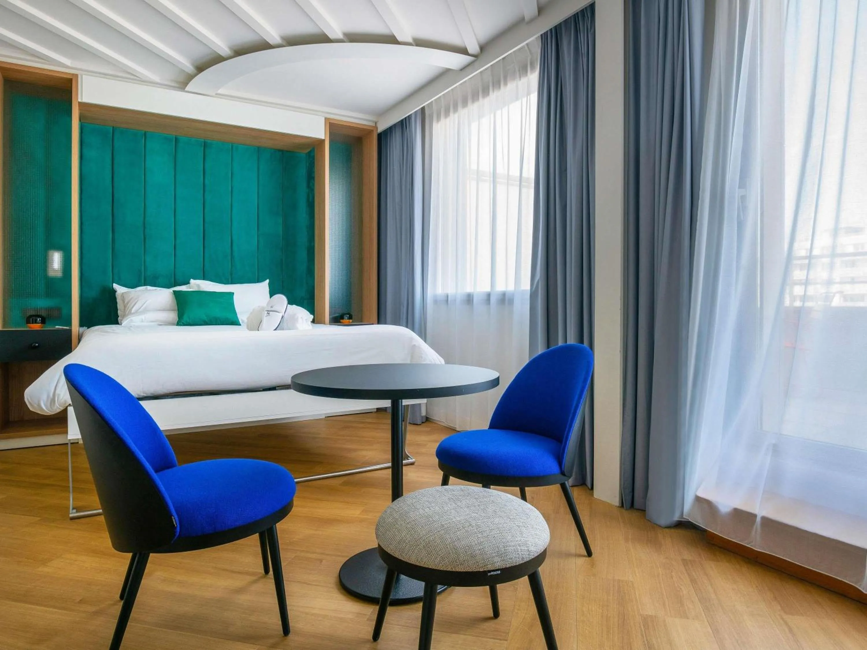 Photo of the whole room, Bed in Novotel Paris Centre Gare Montparnasse