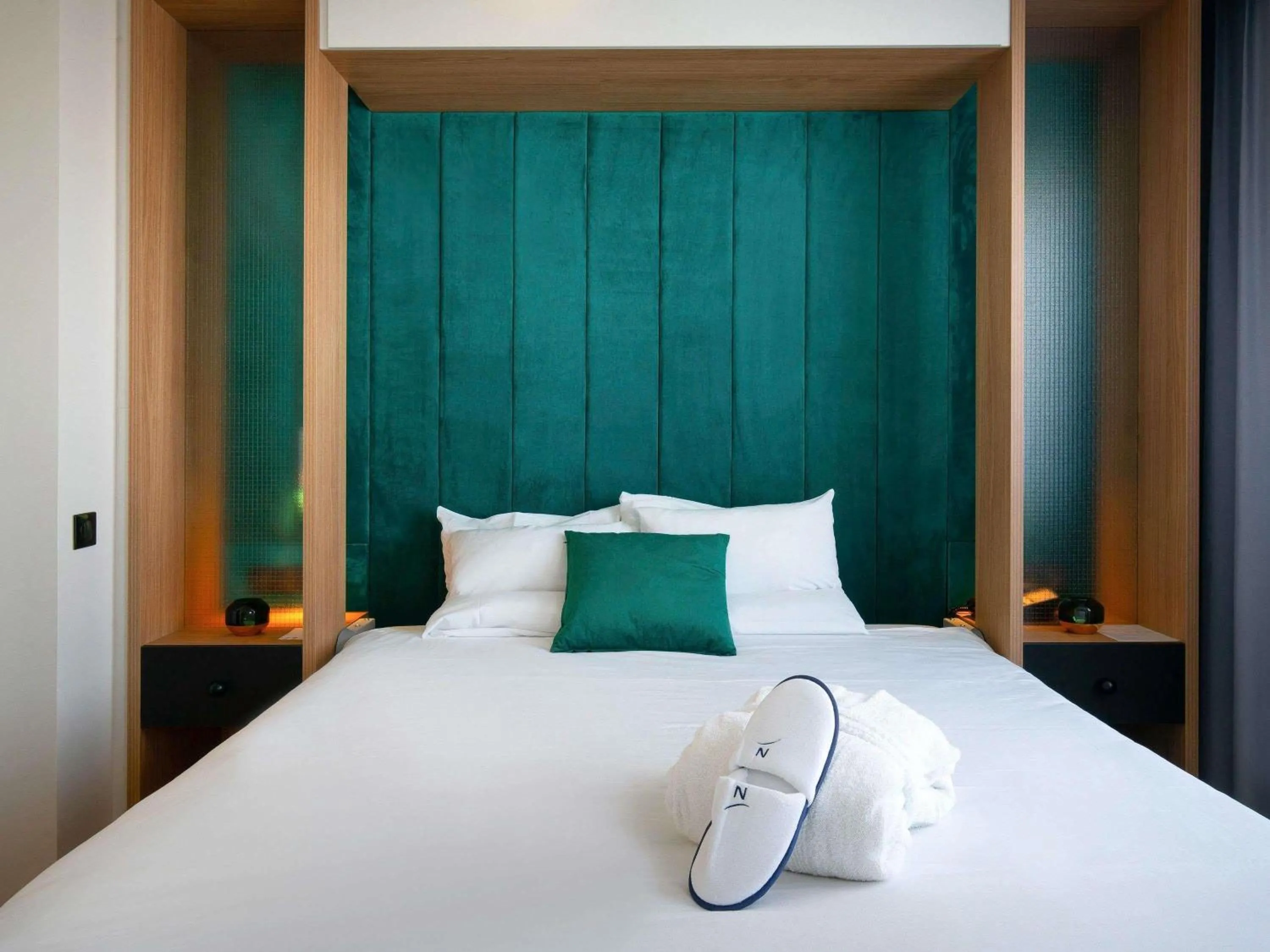 Photo of the whole room, Bed in Novotel Paris Centre Gare Montparnasse