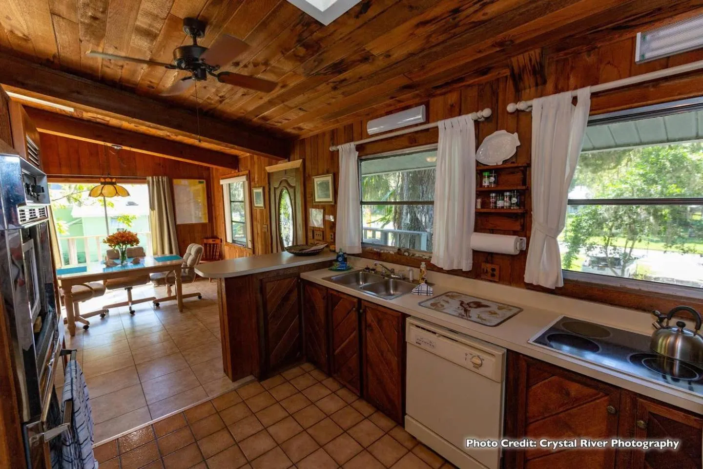Kitchen or kitchenette in Riverfront Treetop Bungalow