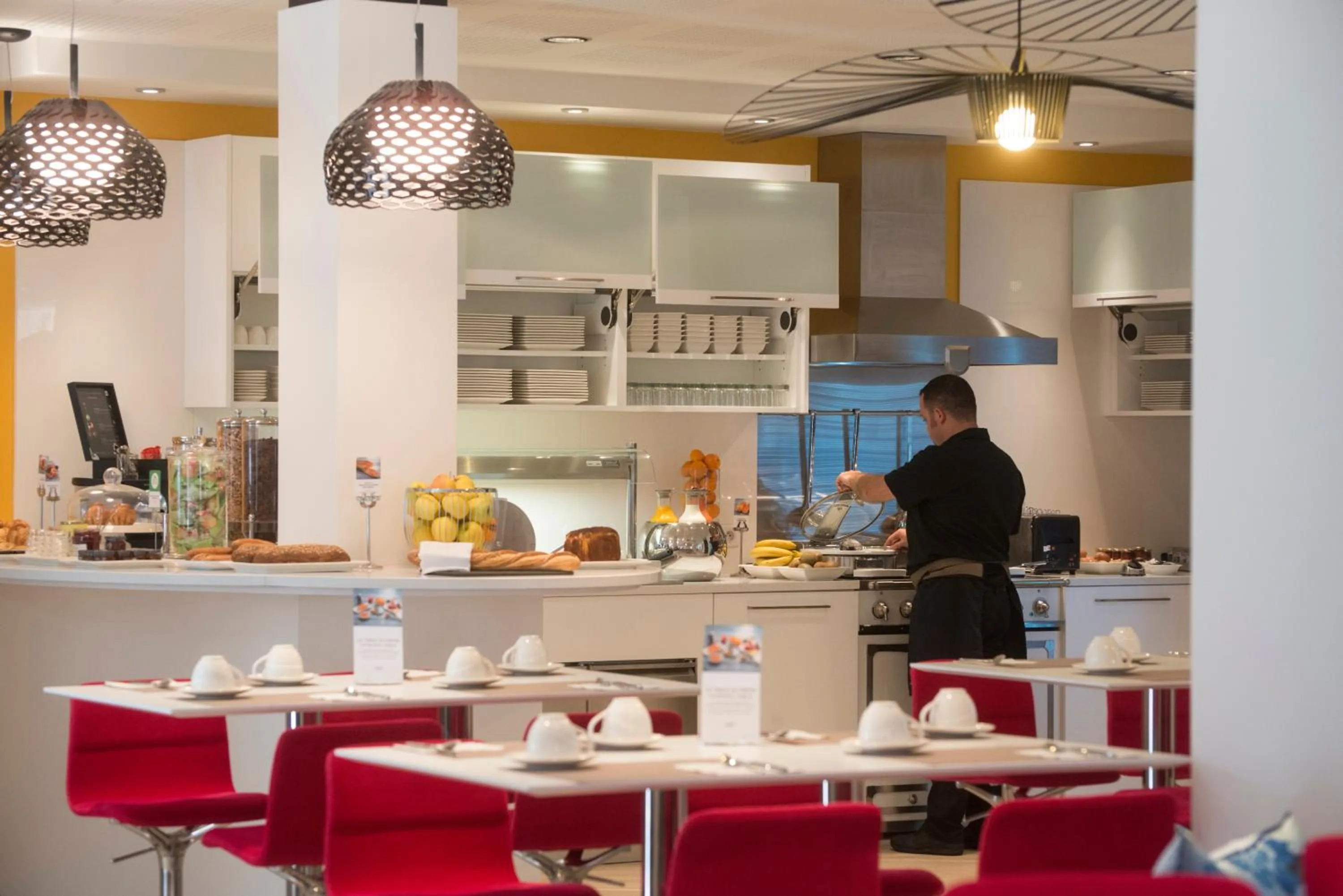 Restaurant/places to eat in Mercure Nice Centre Grimaldi