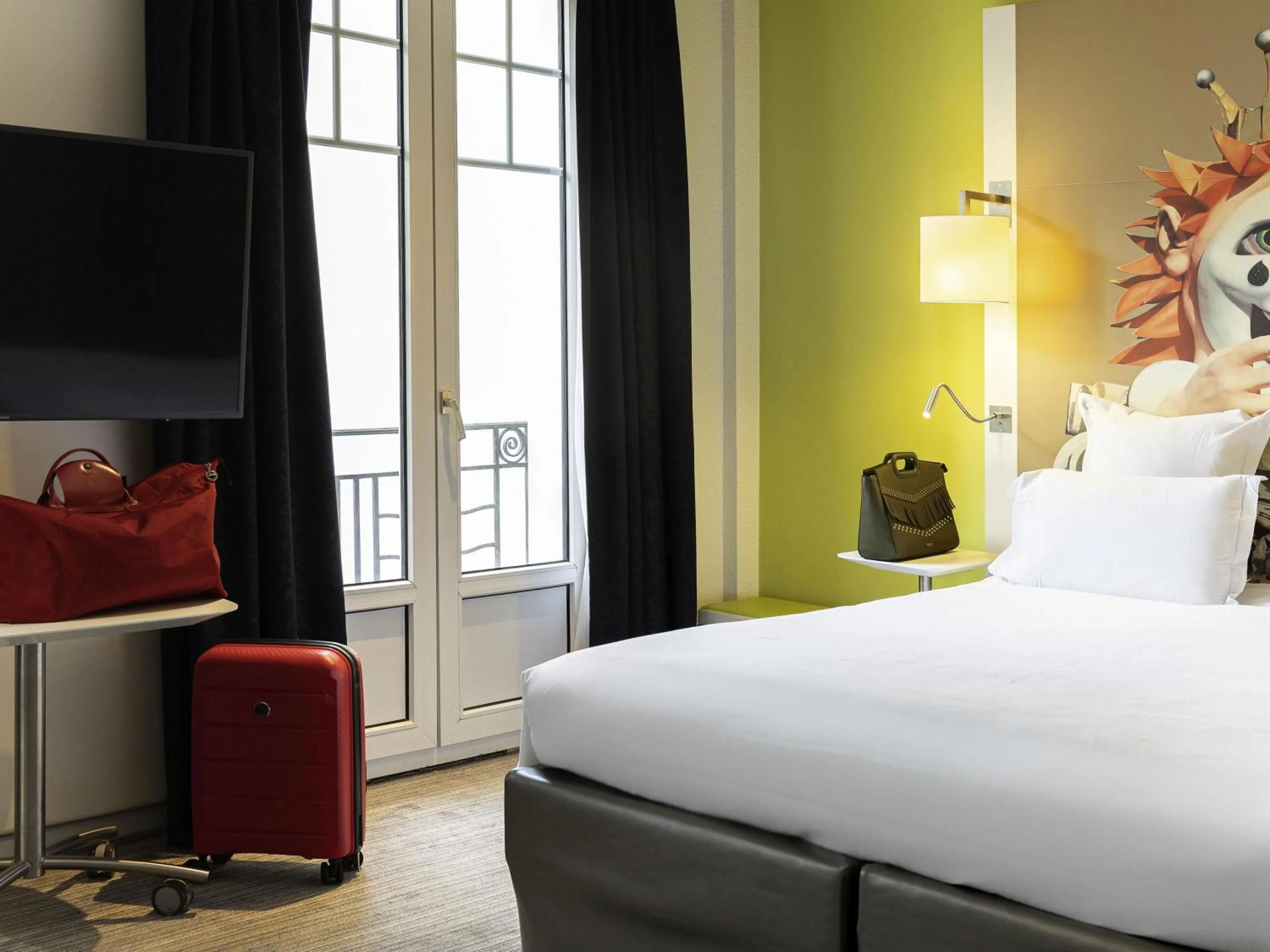 Bedroom, Bed in Mercure Nice Centre Grimaldi