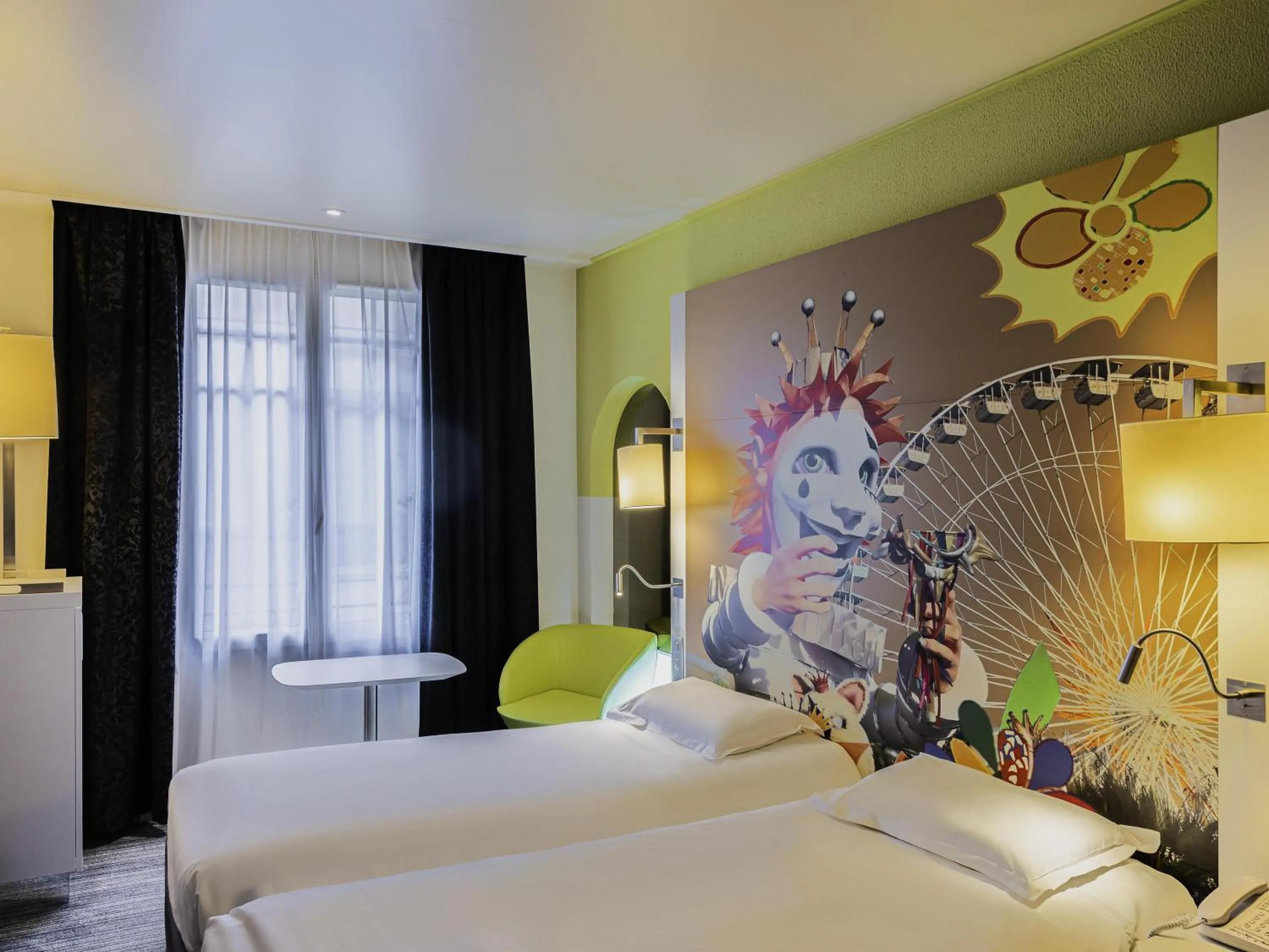 Bedroom, Bed in Mercure Nice Centre Grimaldi